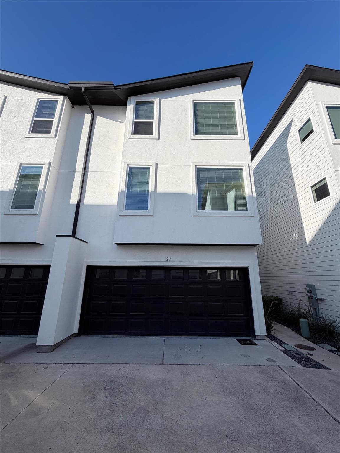 1417  Kramer Ln #23 None