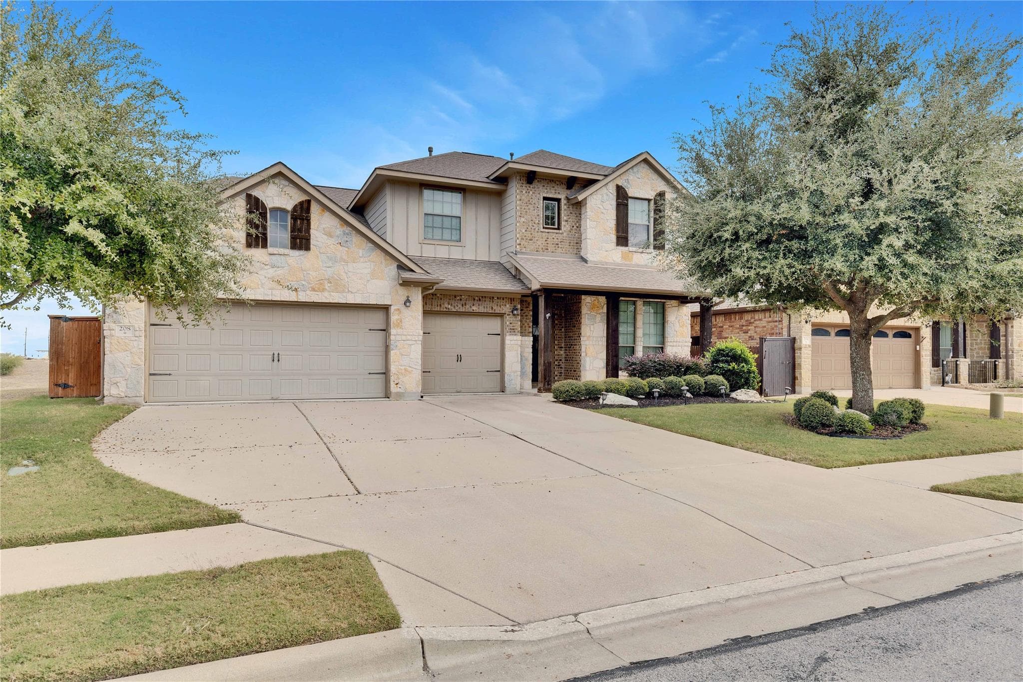 208  Norcia Loop
