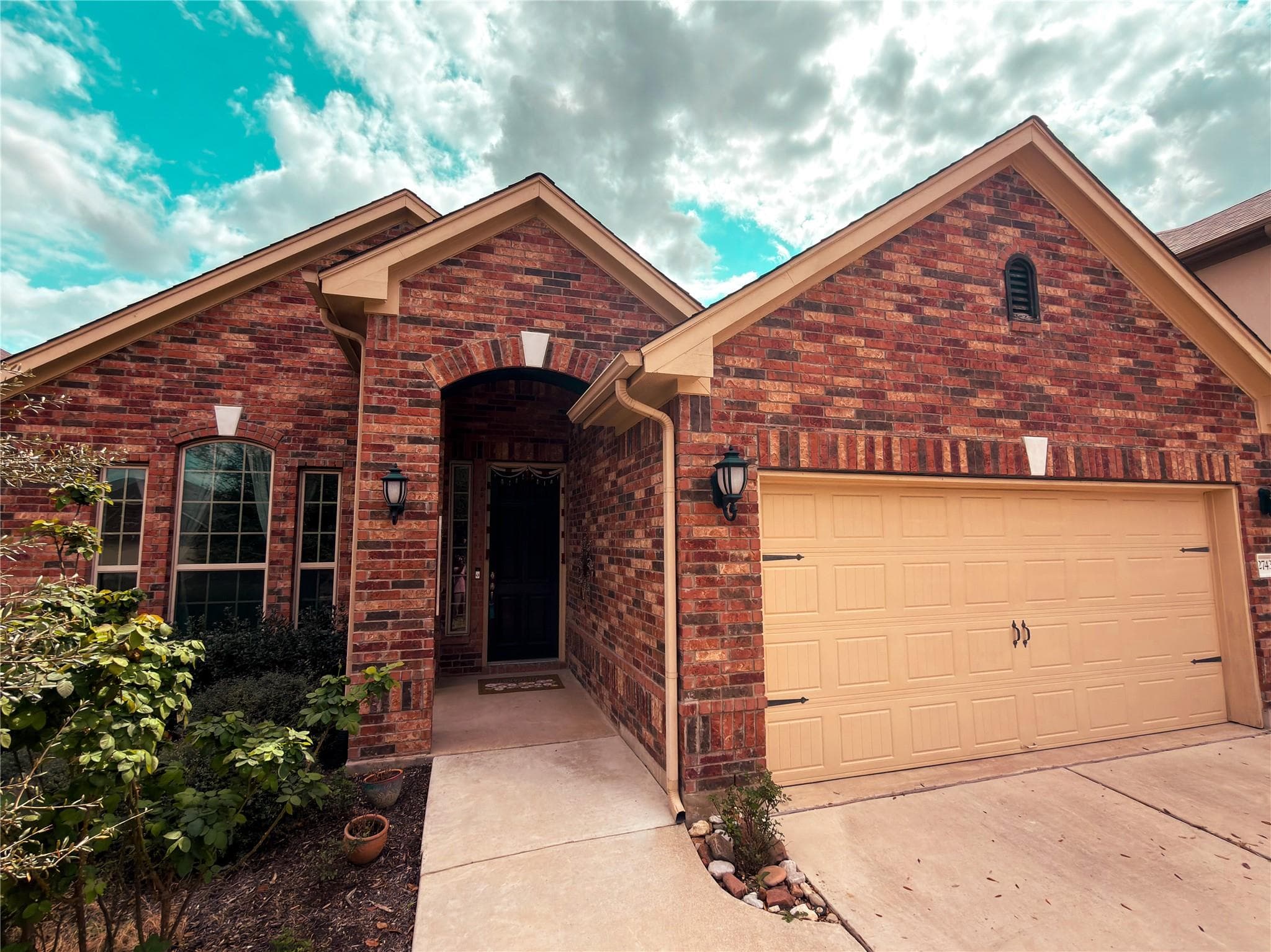 2743  Enza Ct