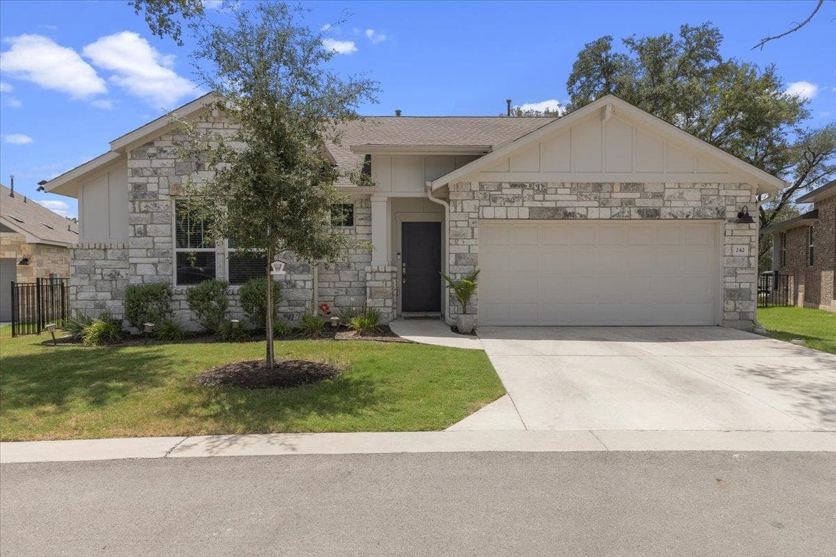 242  Reveille Dr
