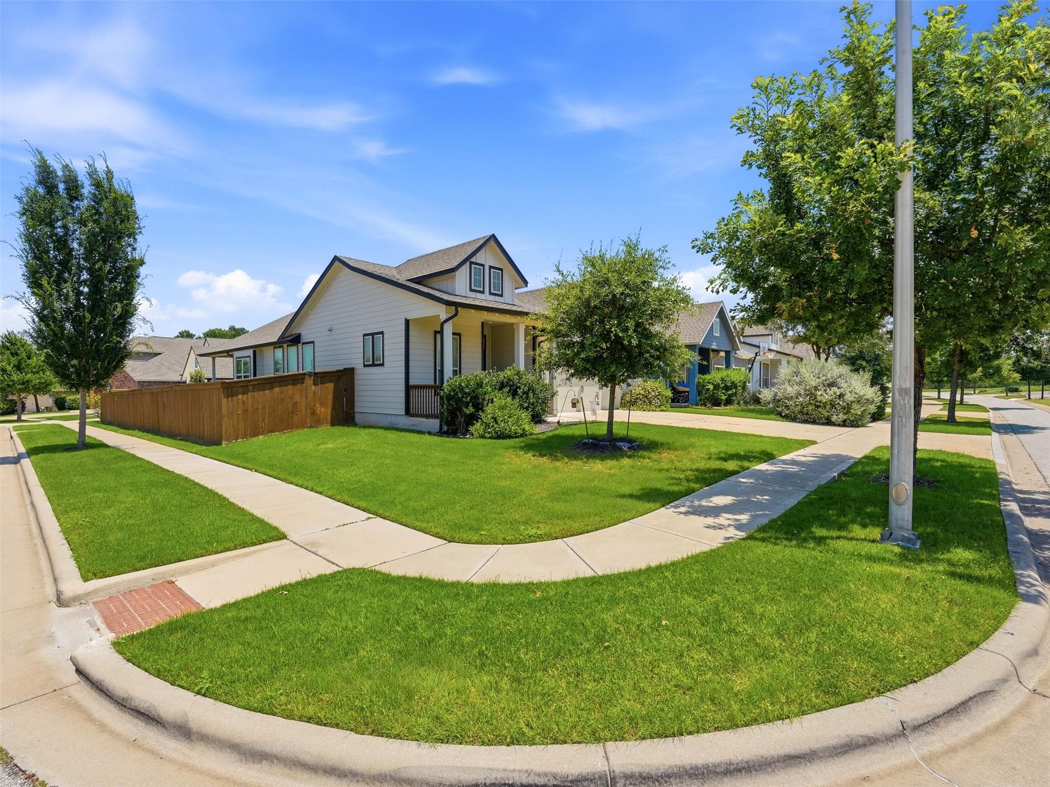 2132  Ringstaff Rd