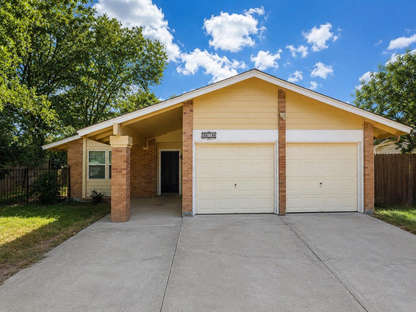 5610  Tallow Tree Dr