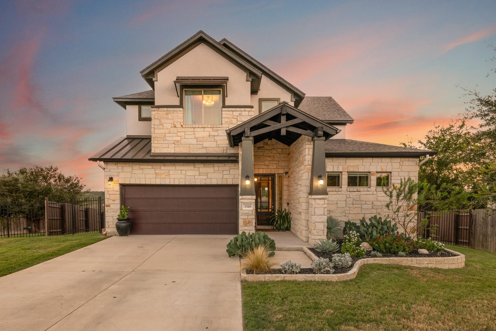 3518  Scenic Valley Dr
