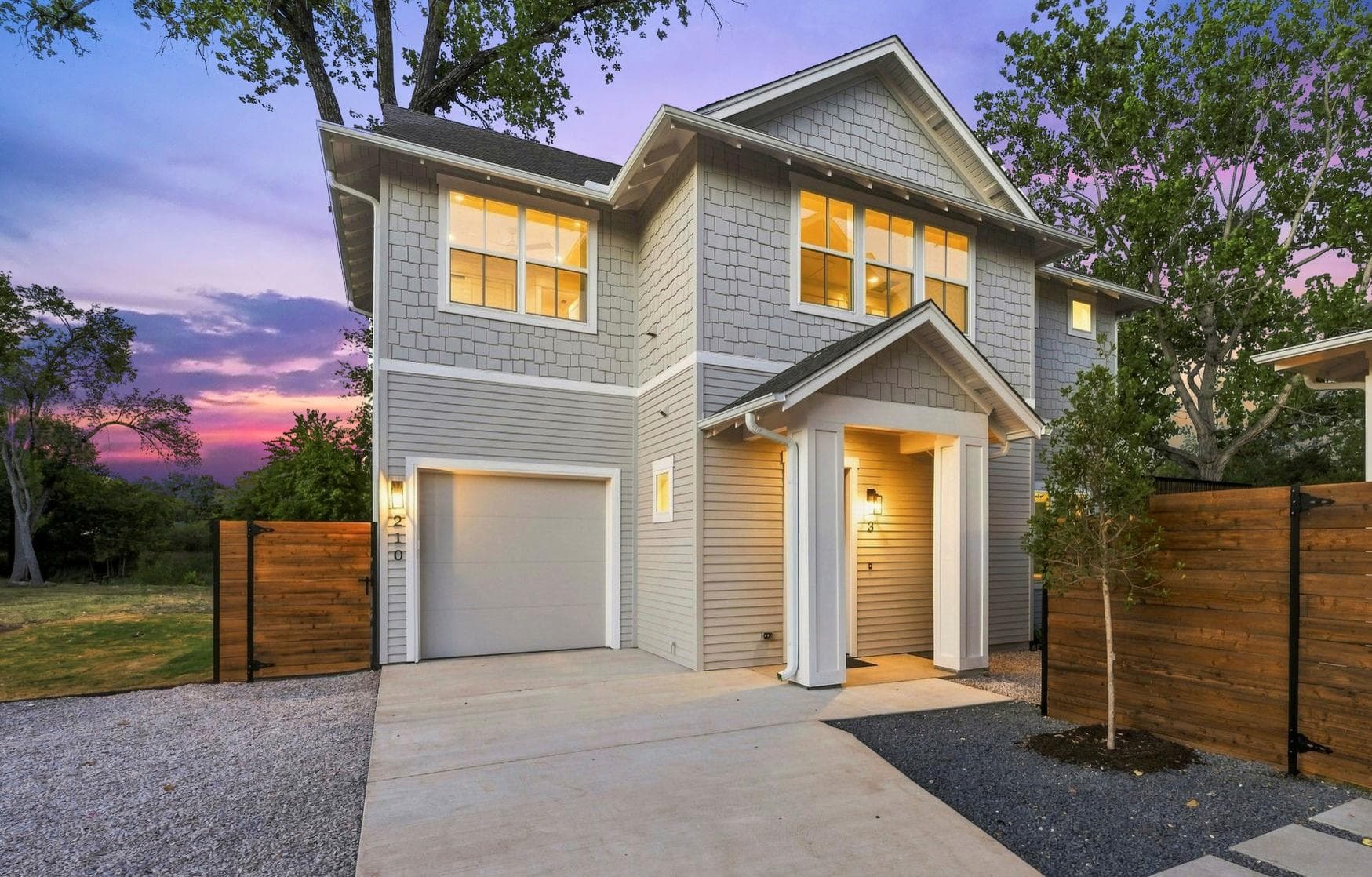 210 W Mockingbird Ln  #3