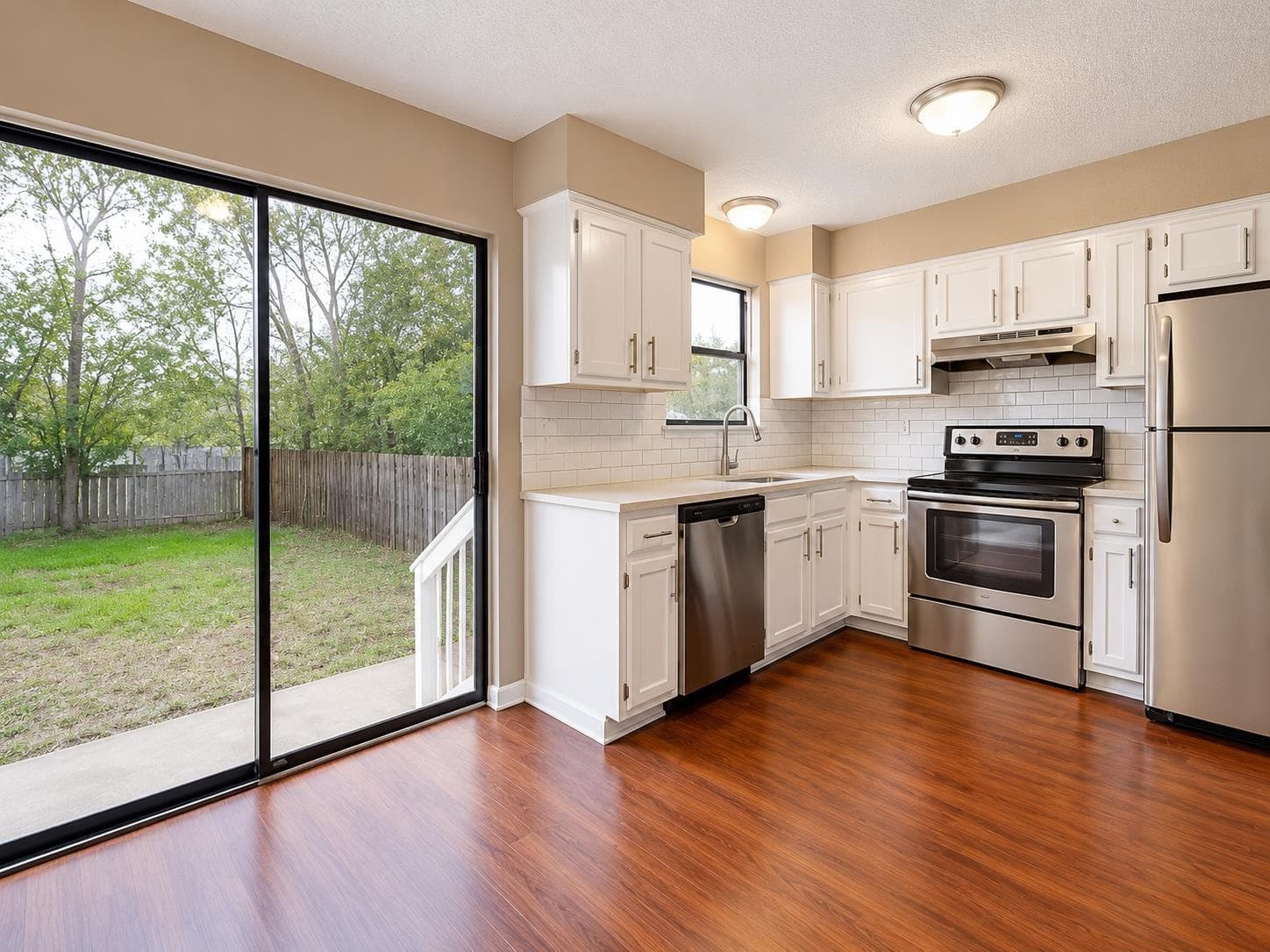 112  Hillside Cv
