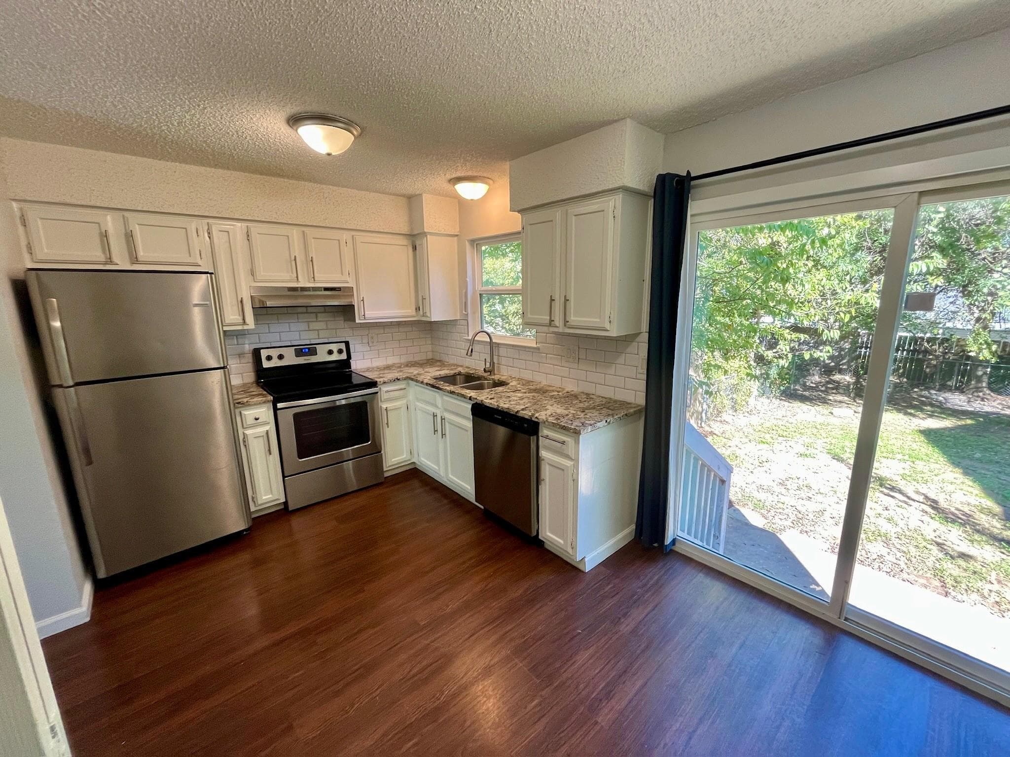122  Hillside Dr