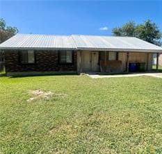 824  Larry Dr