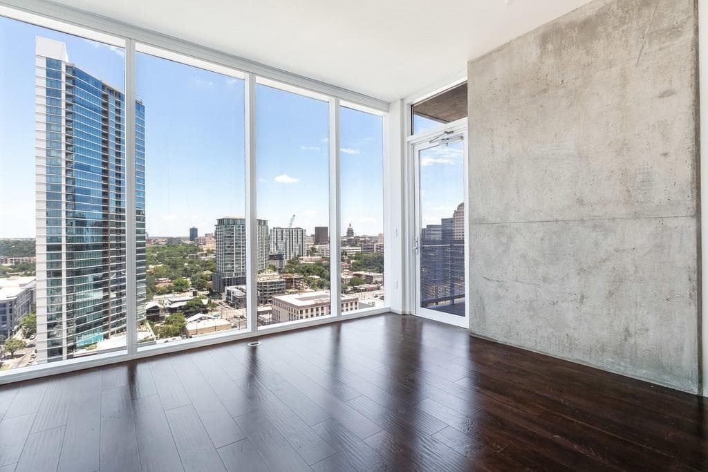 301 West Ave #1903