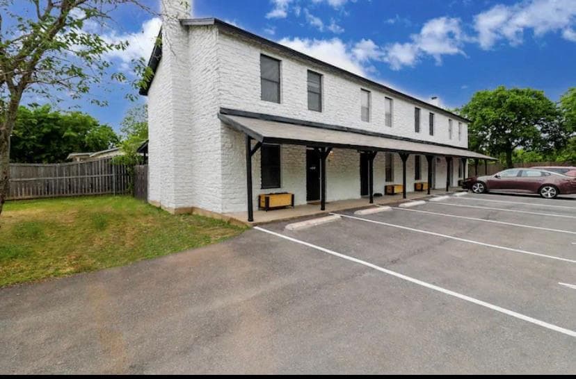 200  Laurel Dr  #A