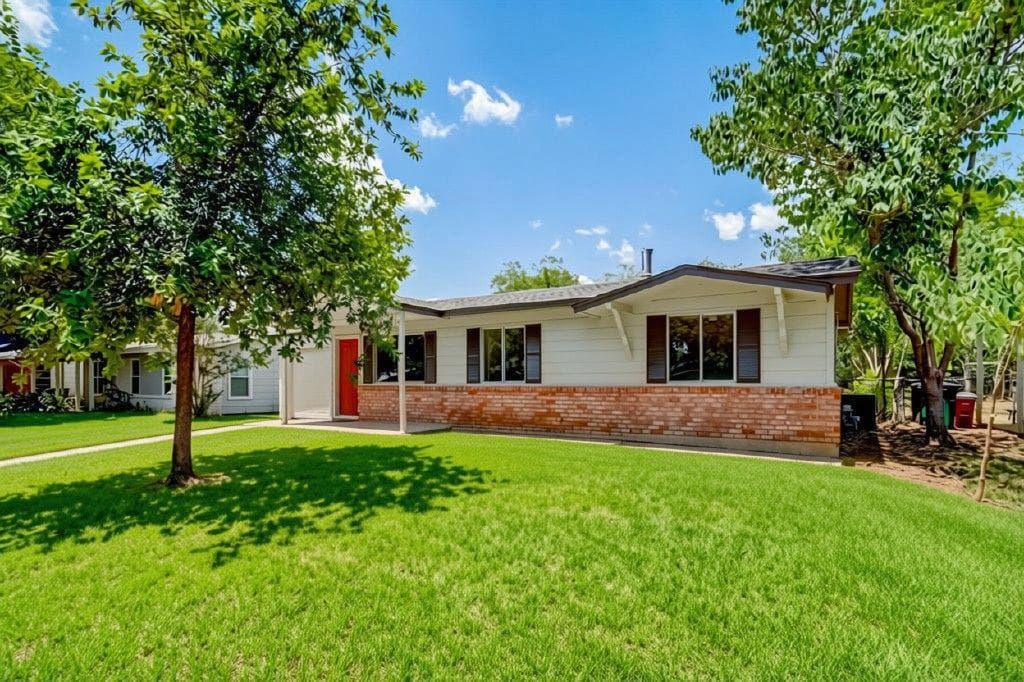 4908  Gladeview Dr