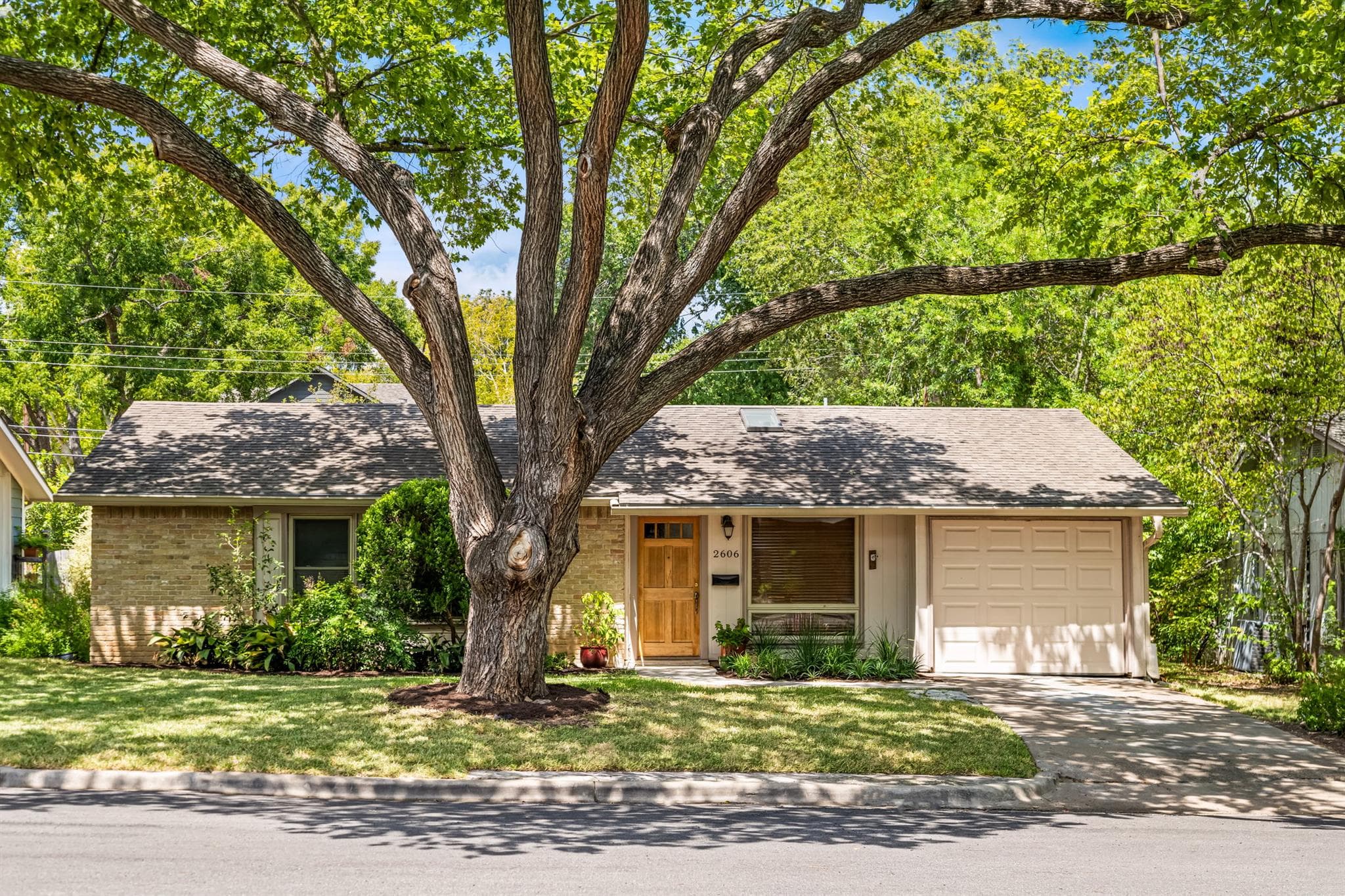 2606  Friar Tuck Ln