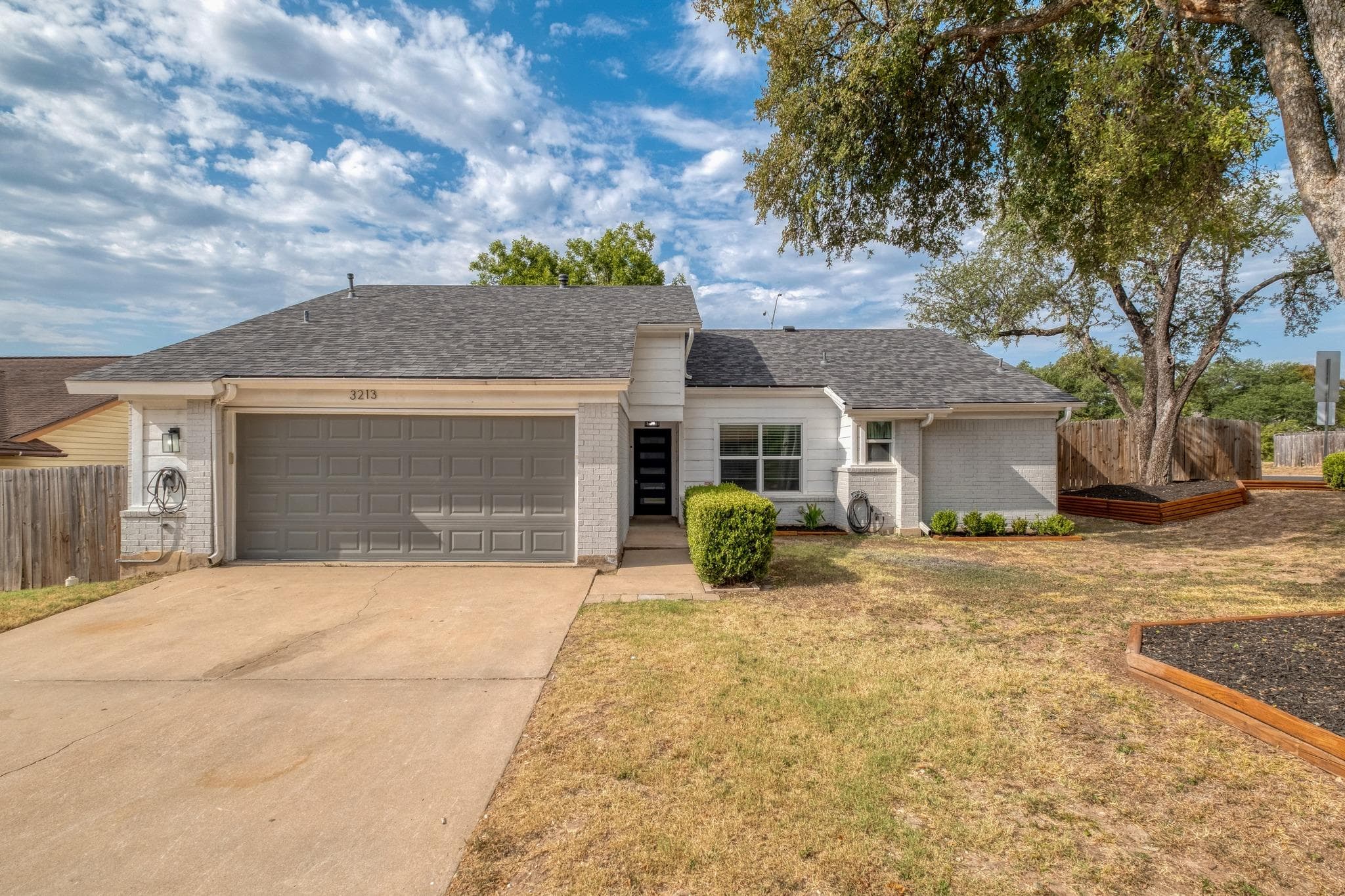 3213 Western Dr