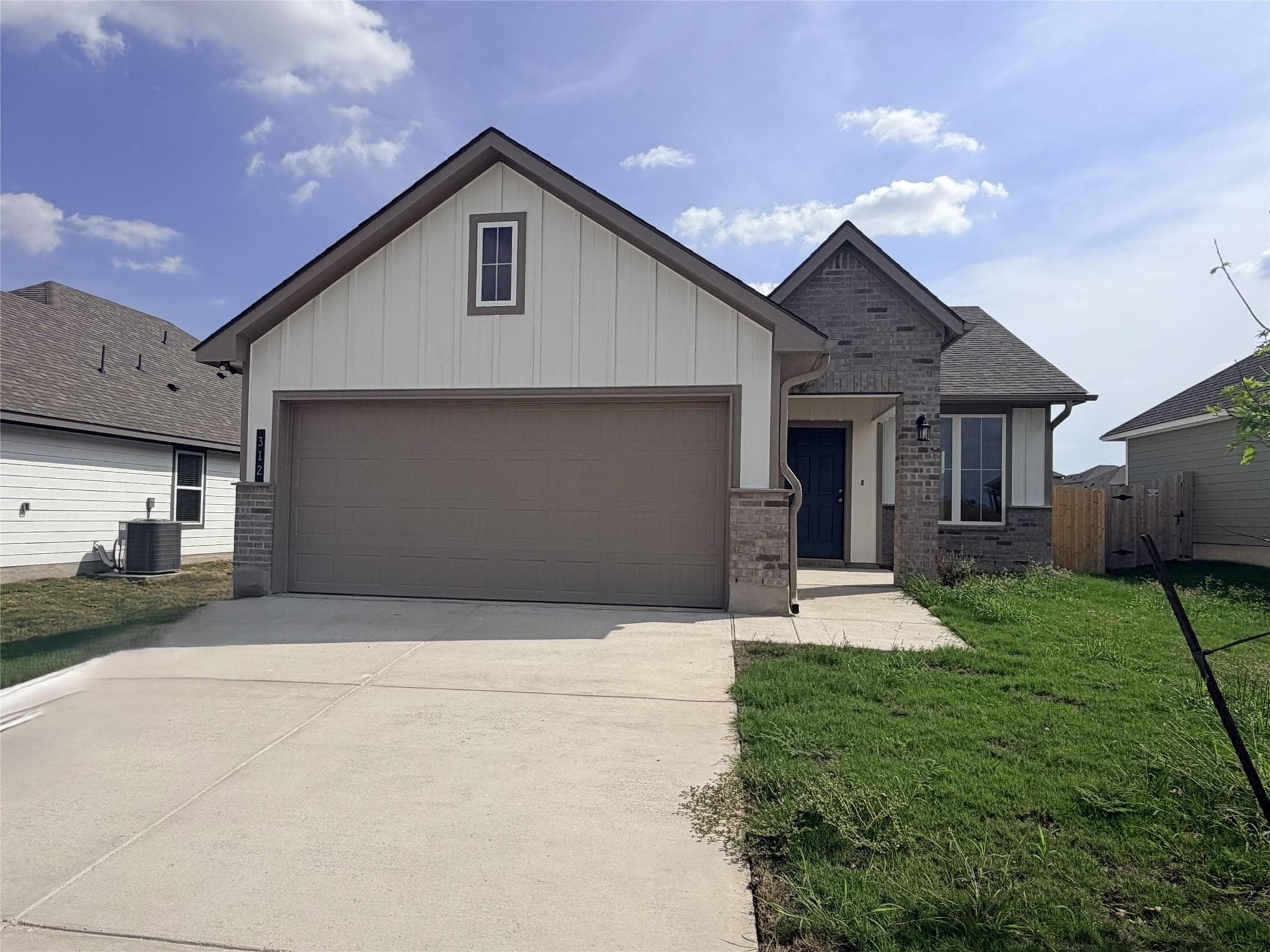 312  Boatright Blvd