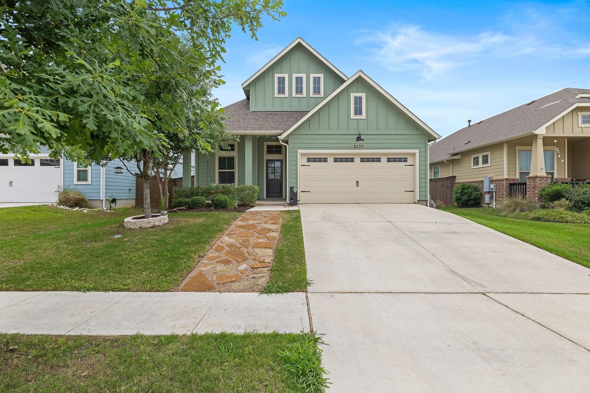 2137  Ringstaff Rd