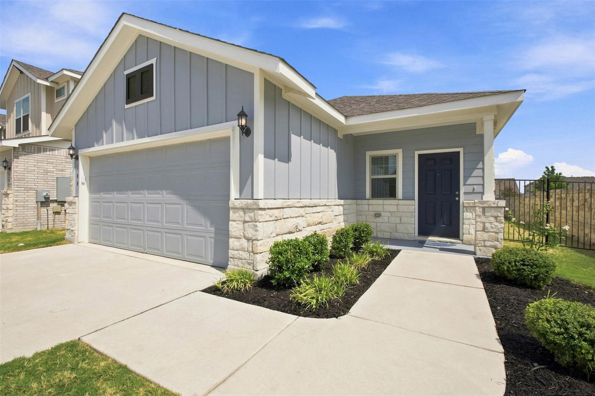 100  Bennington Dr
