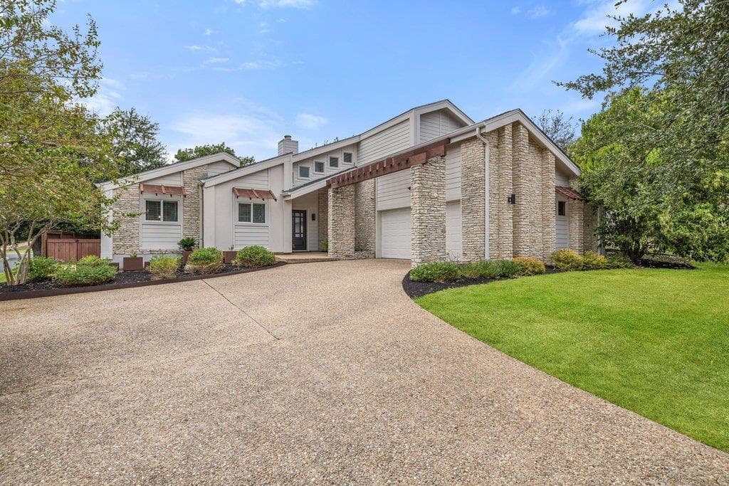 6101  Gun Bow Ct