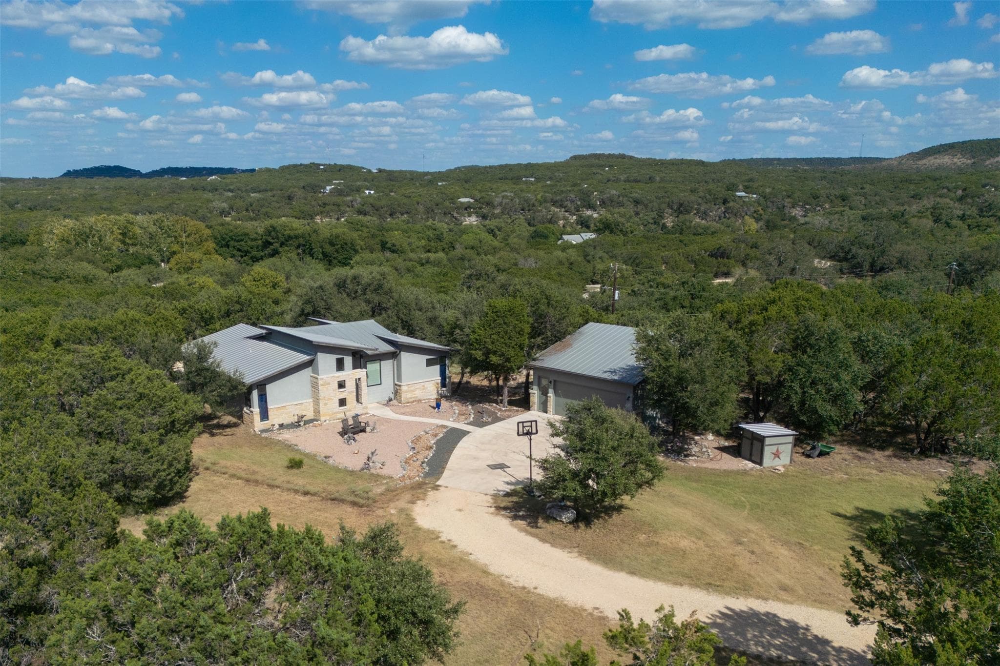 102  Leach Ln