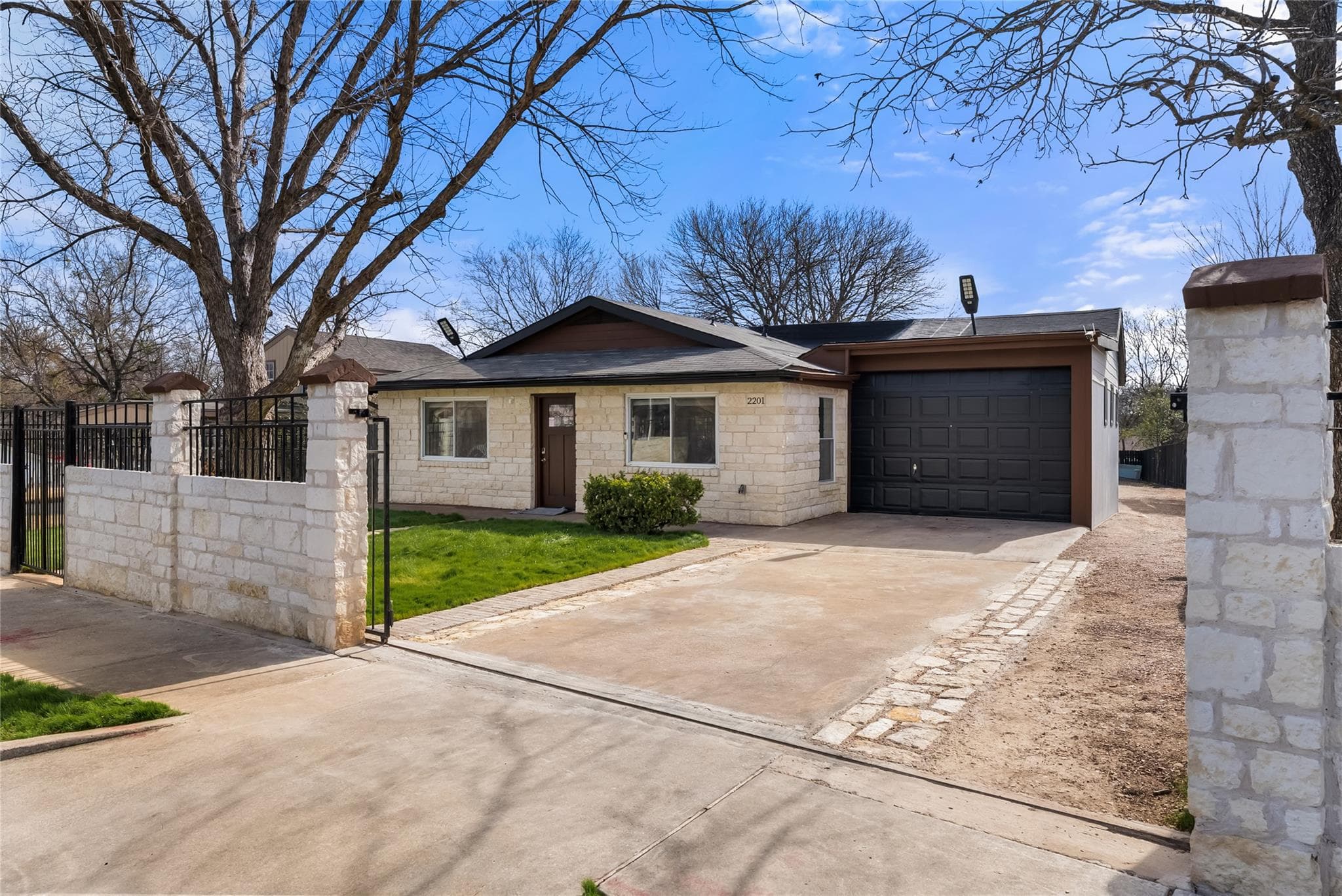 2201 Teri Rd