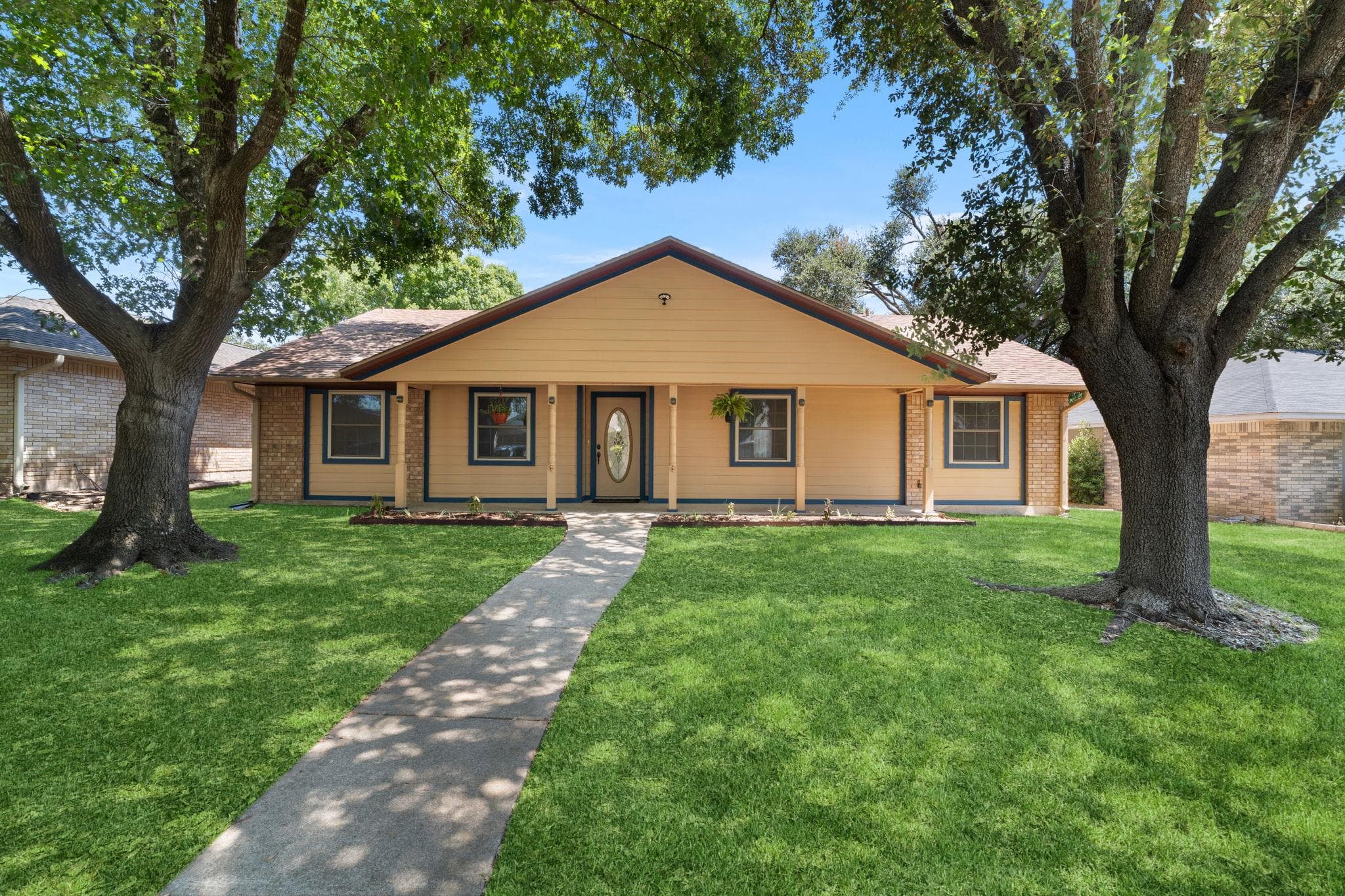 2202  Winchester Dr