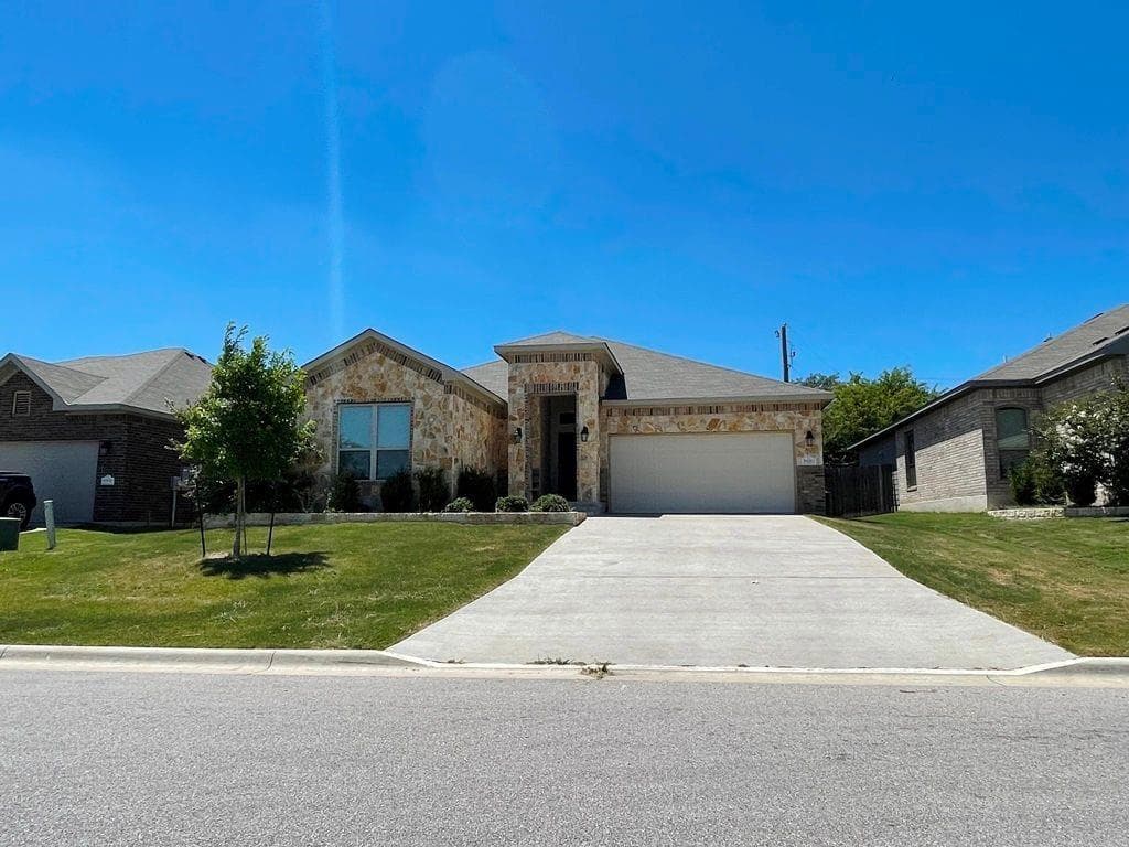 5820  Blackstone Dr