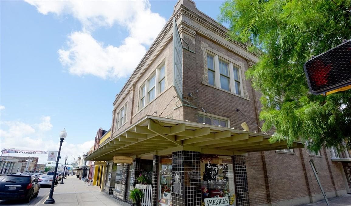 321 N Main St