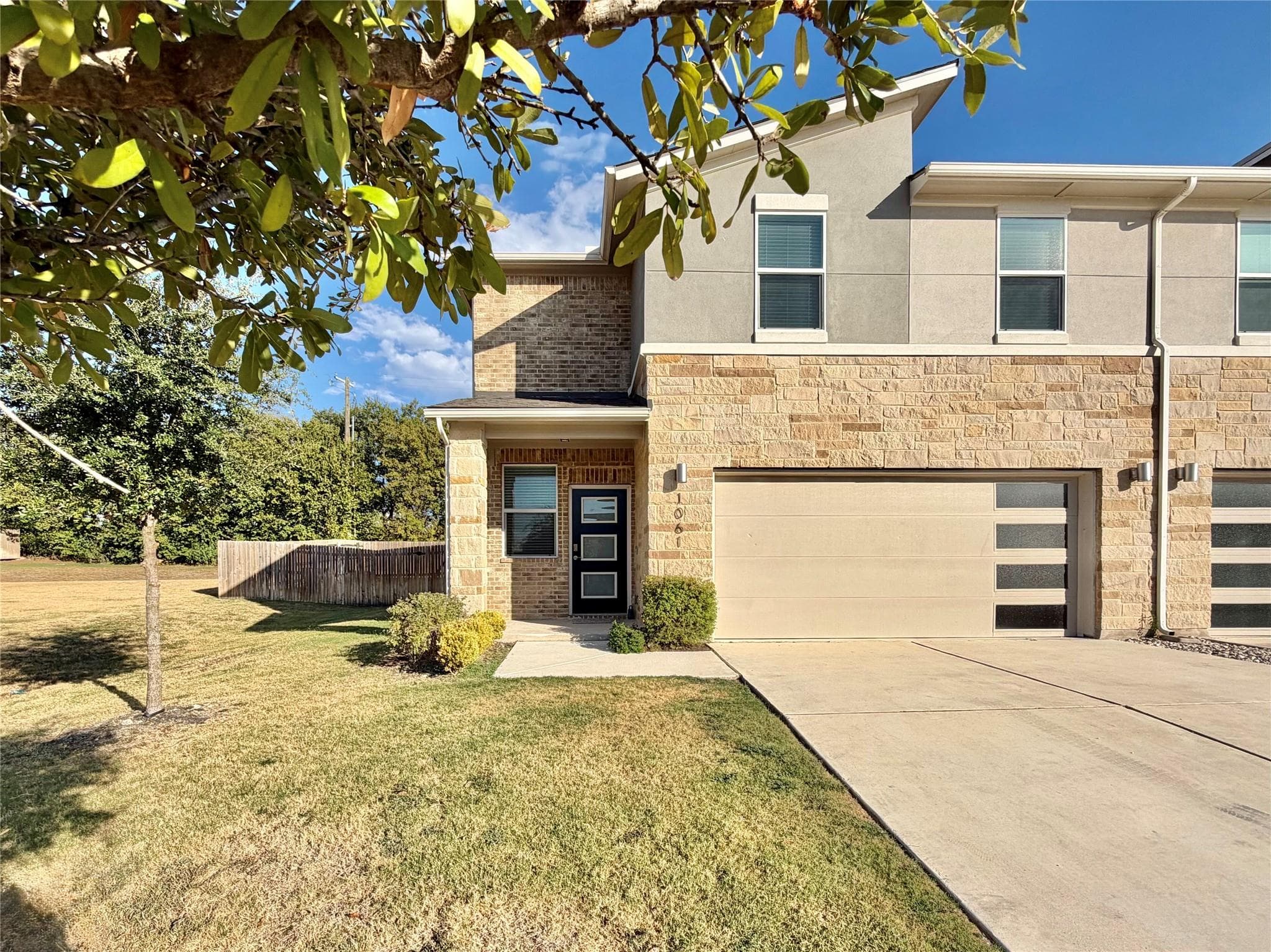 1061  Winnsboro Loop