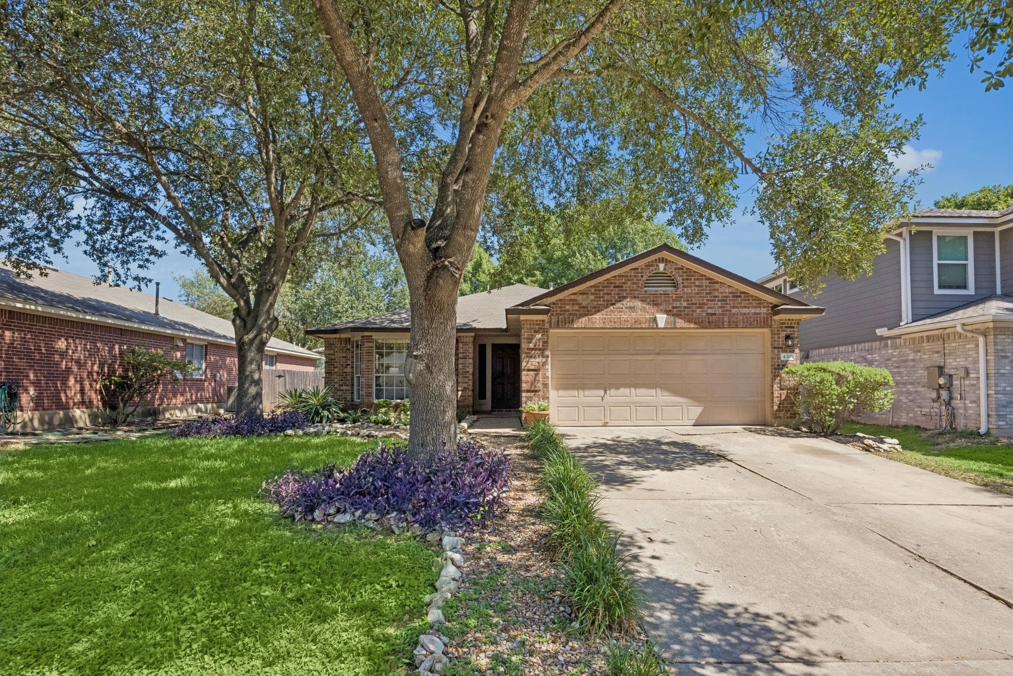 4316  Companeros Way