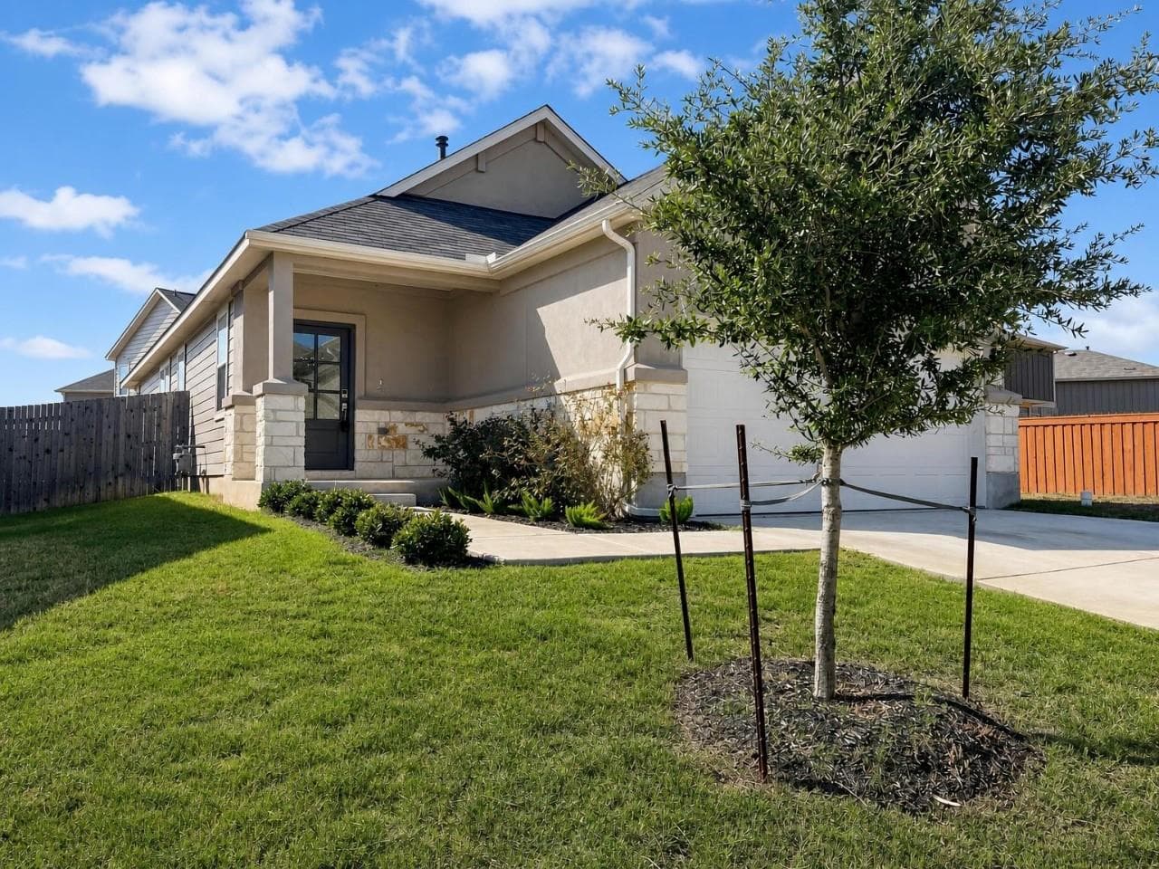 366  Papaya Dr