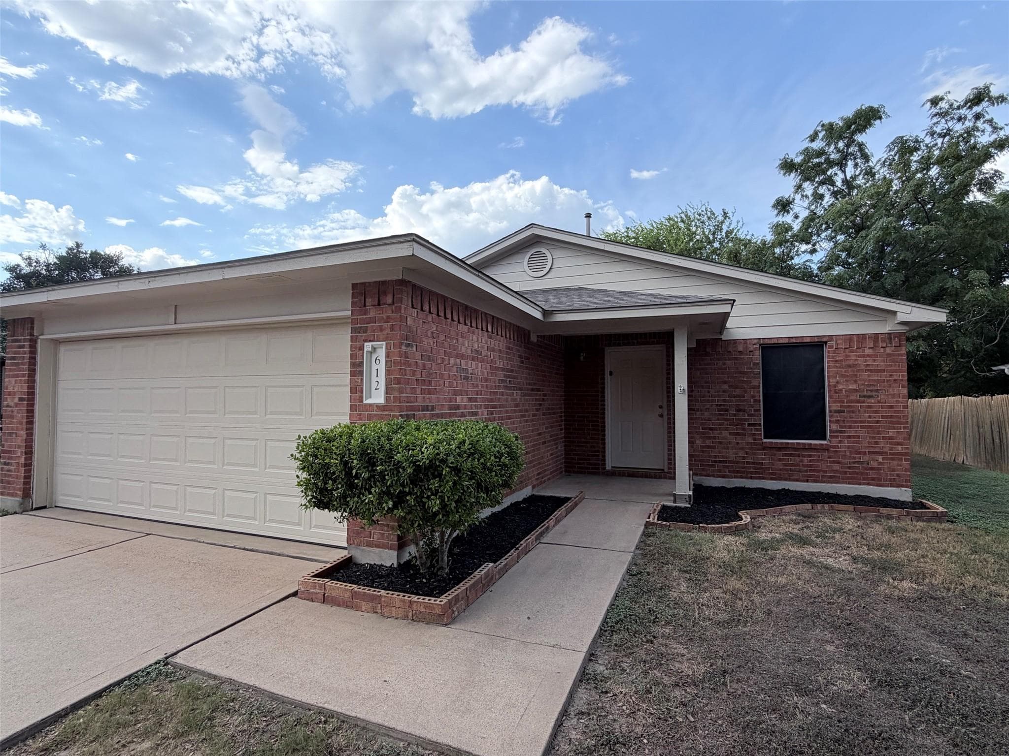612  Elizabeth Ln
