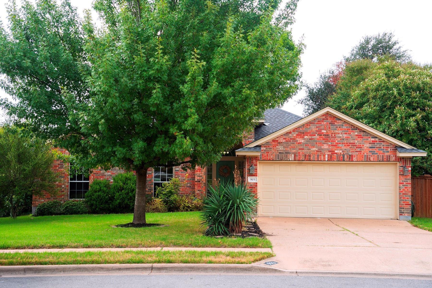 903  Ambrose Dr