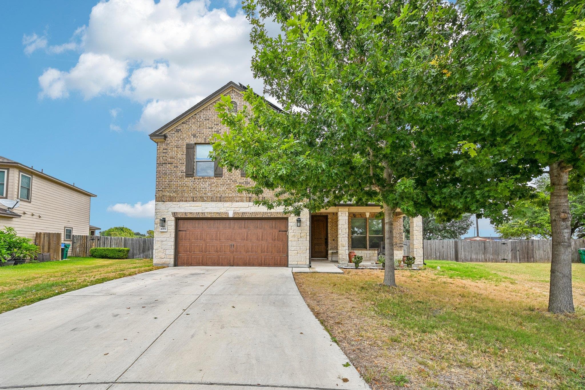 4002  Kings Canyon Dr