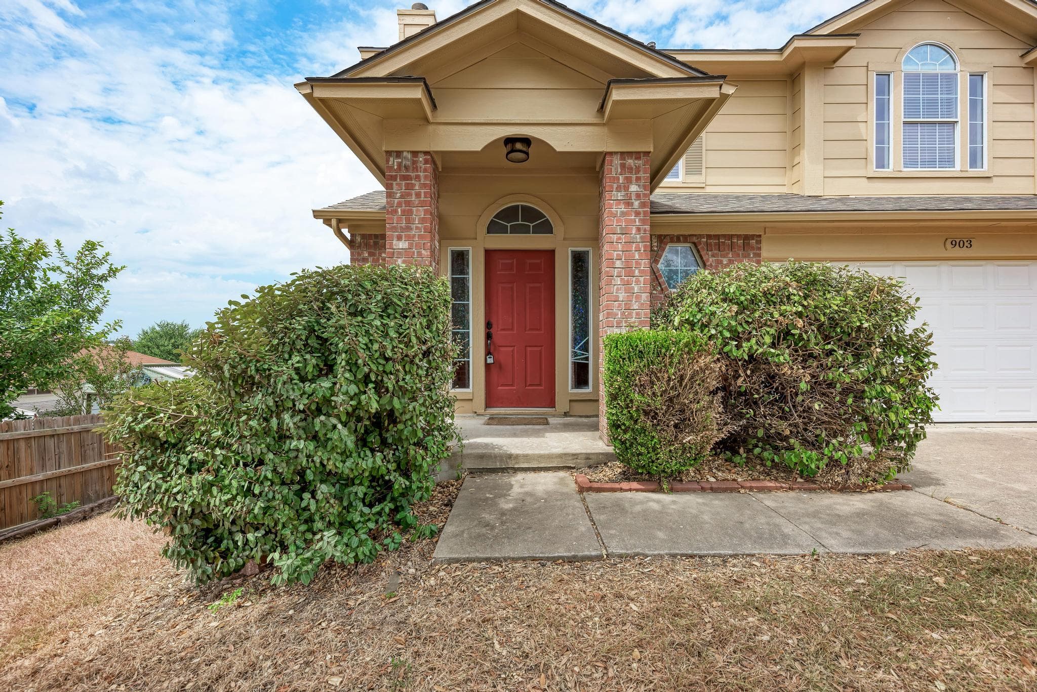 903  Estate Dr
