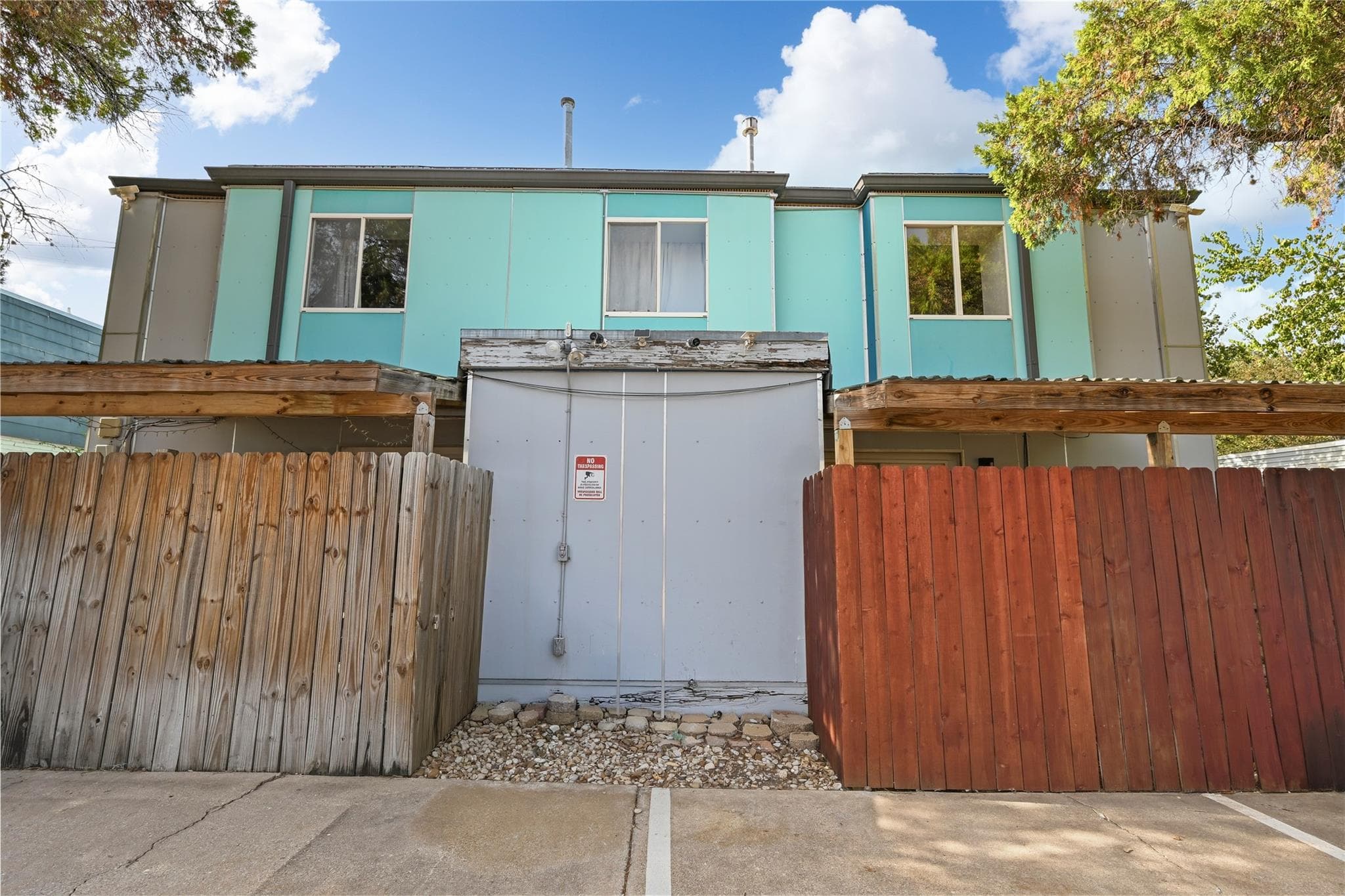 2806 Skyway Cir #101