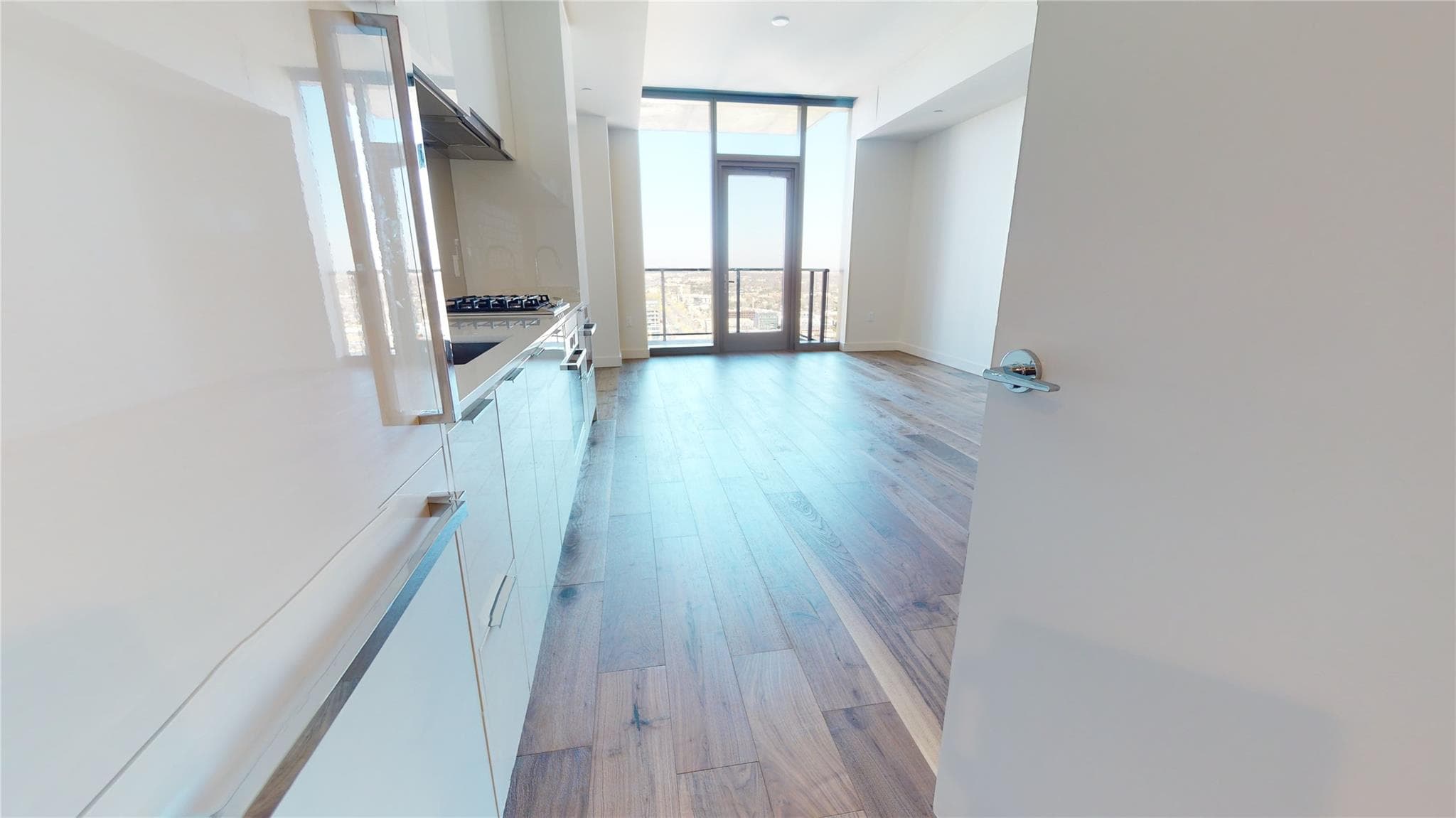 44  East Ave  #3804