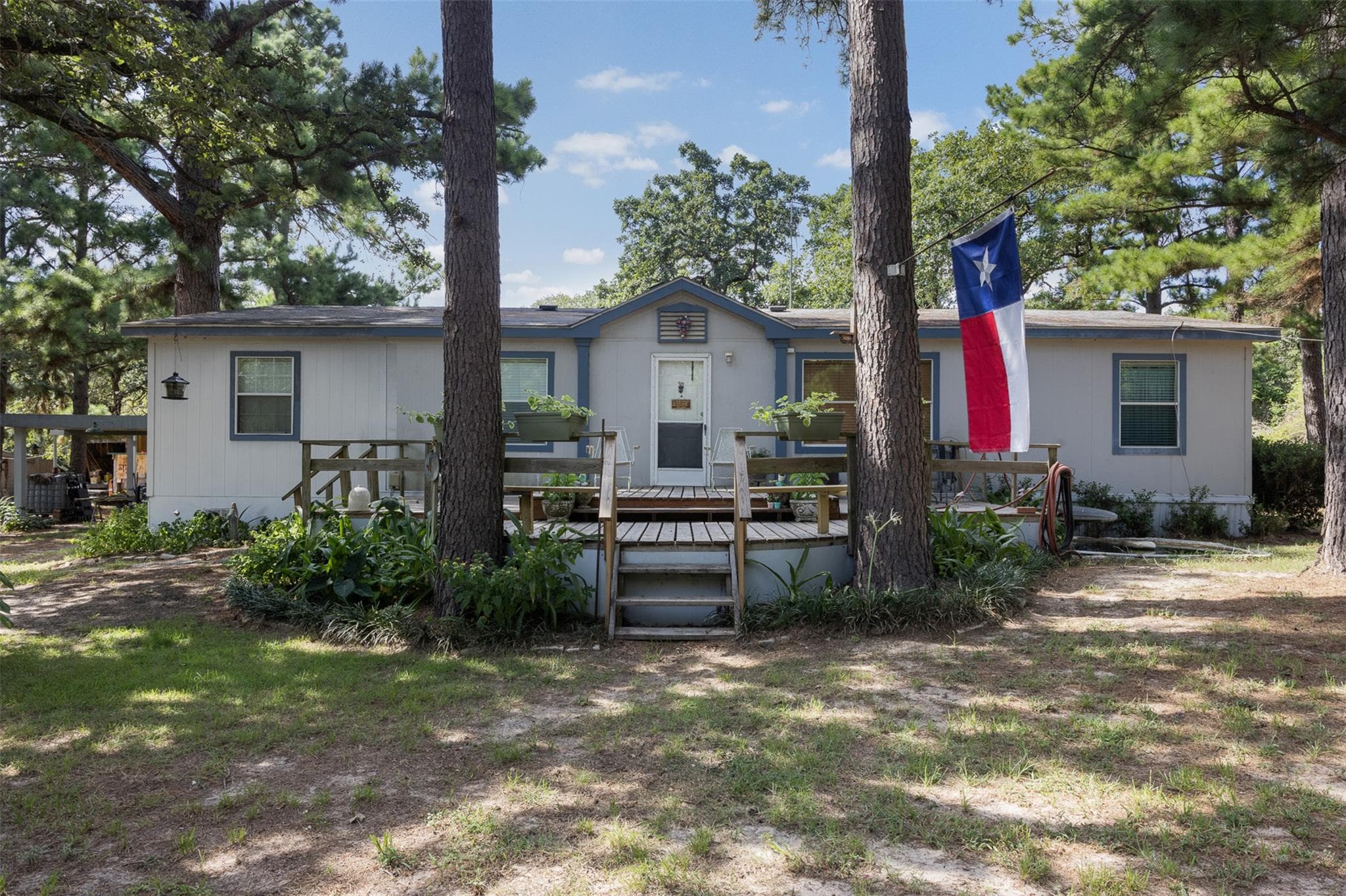 422  Private Road 7051 Rd