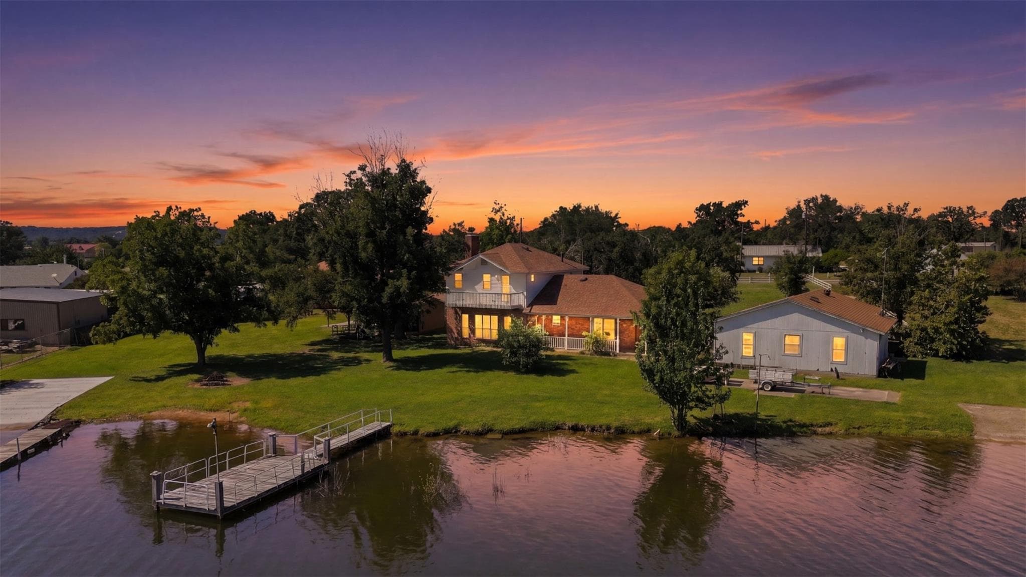 220  Hummingbird Cir