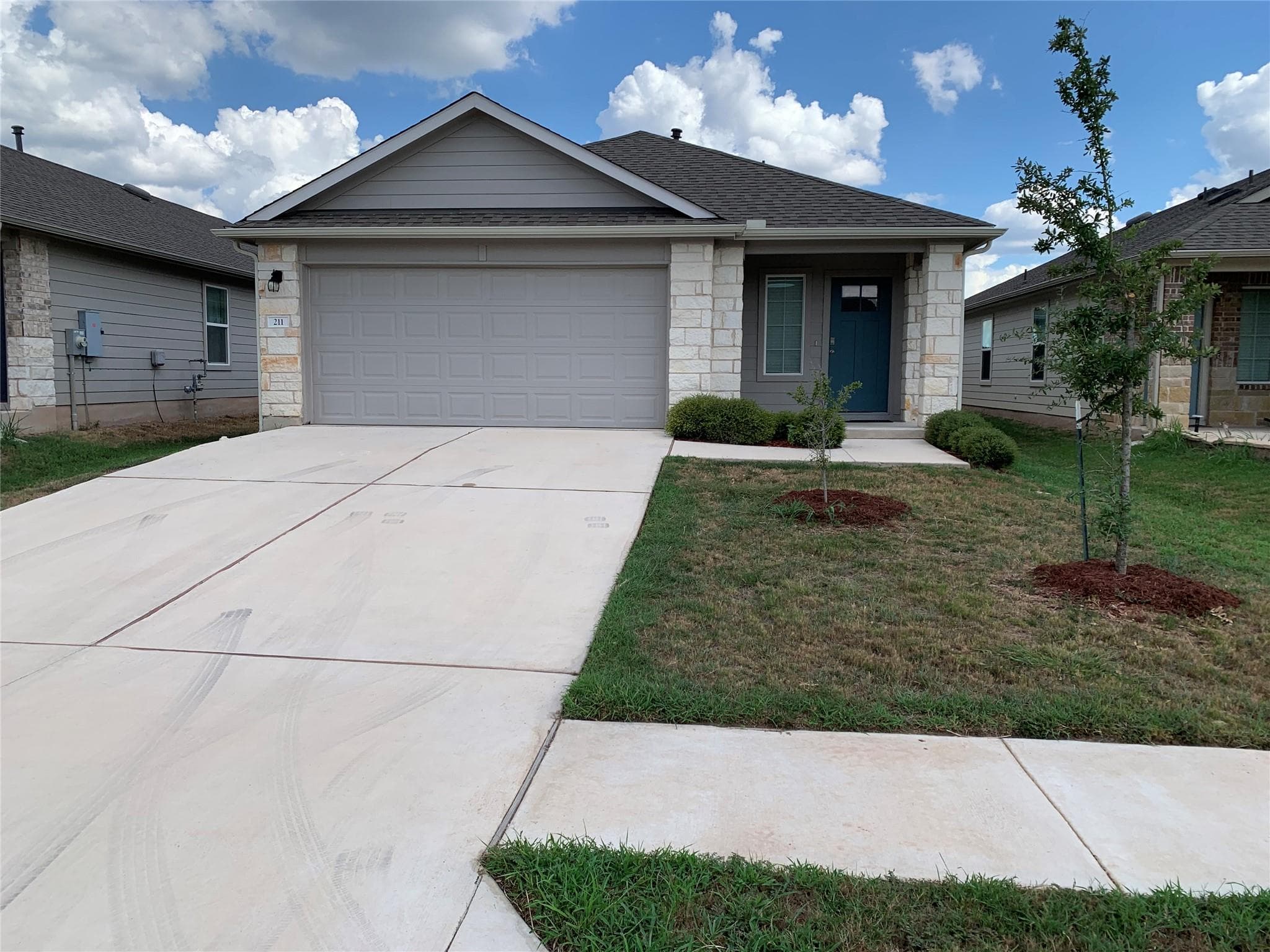 211  Hamilton Pool Ln
