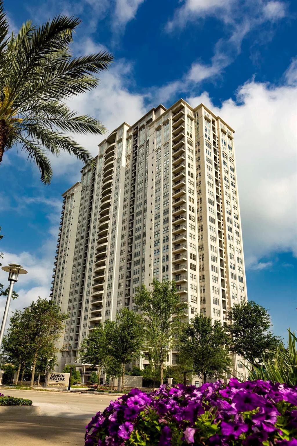 1200  Post Oak Blvd  #605