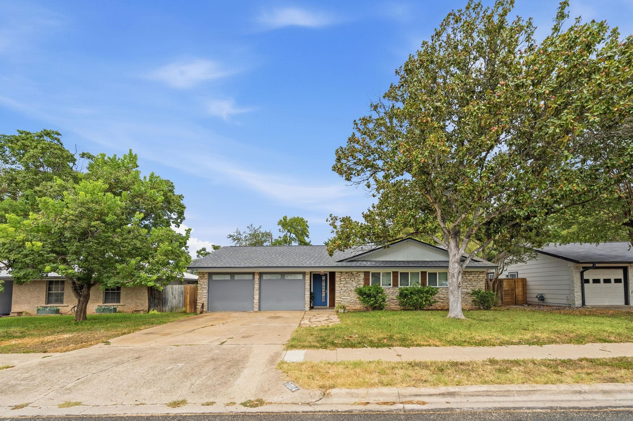 7004 Whispering Oaks Dr