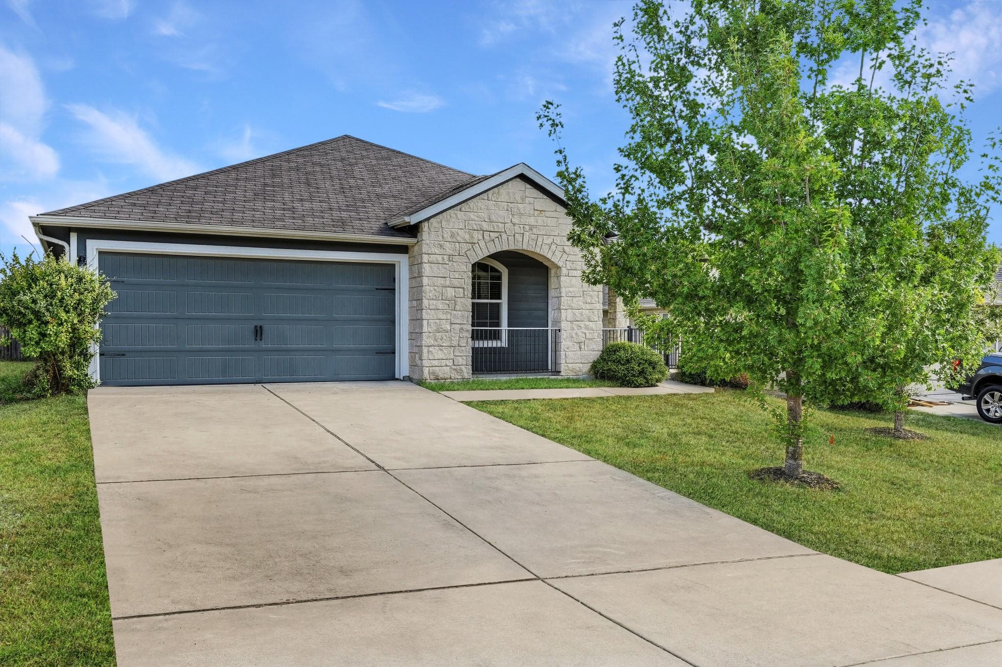 132  Denton Dr
