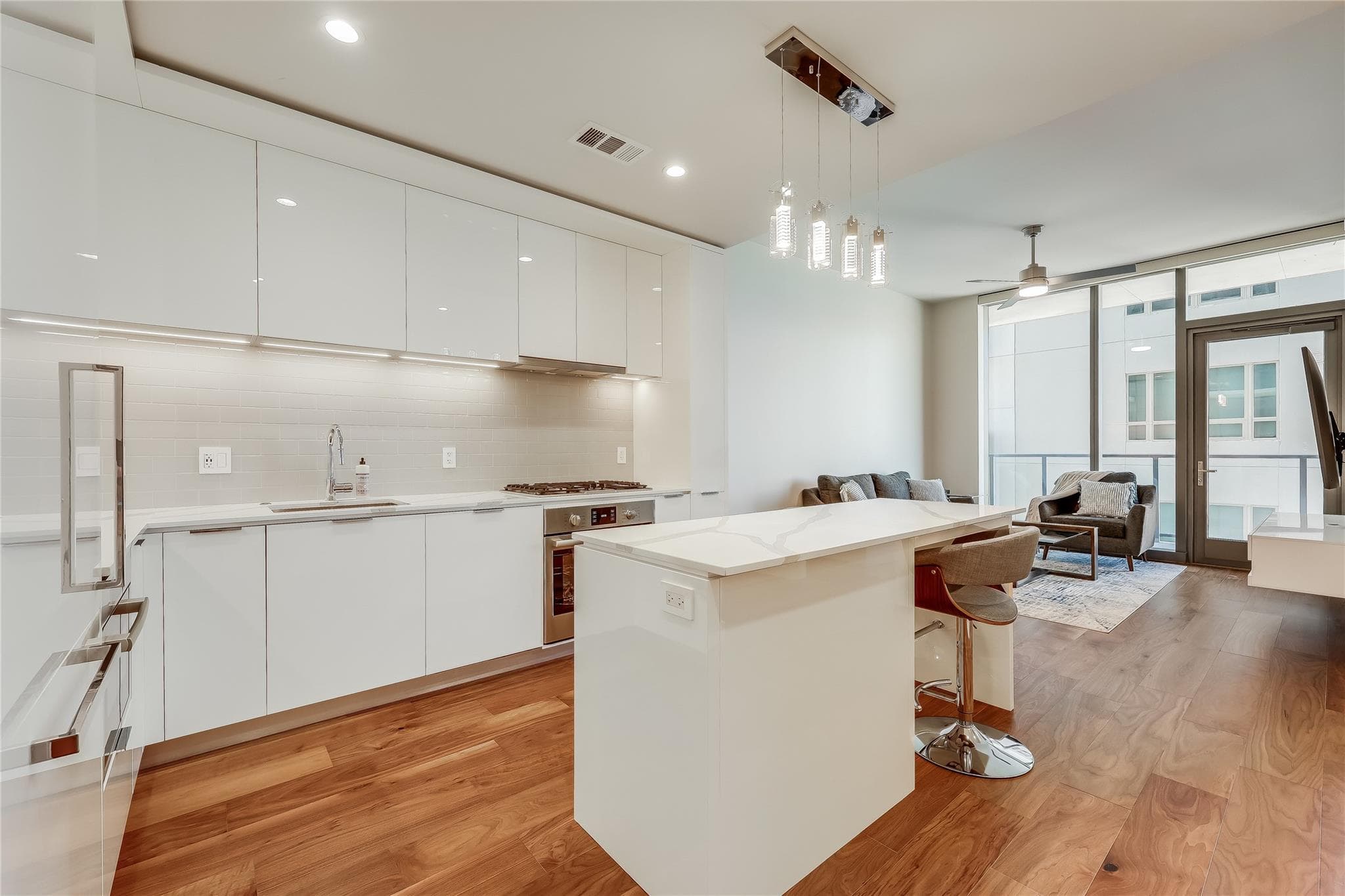 44 East Ave #2303