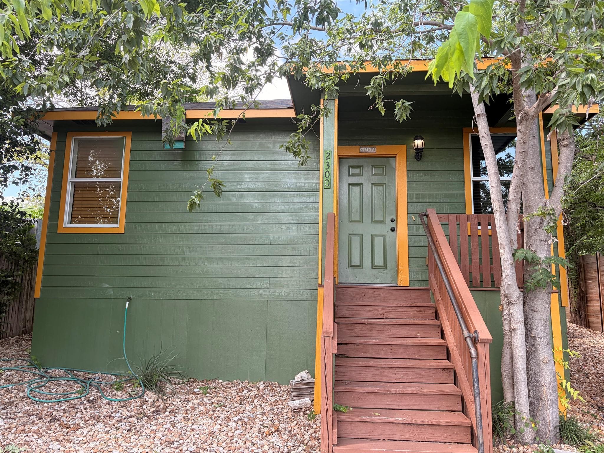2300 Morelos St