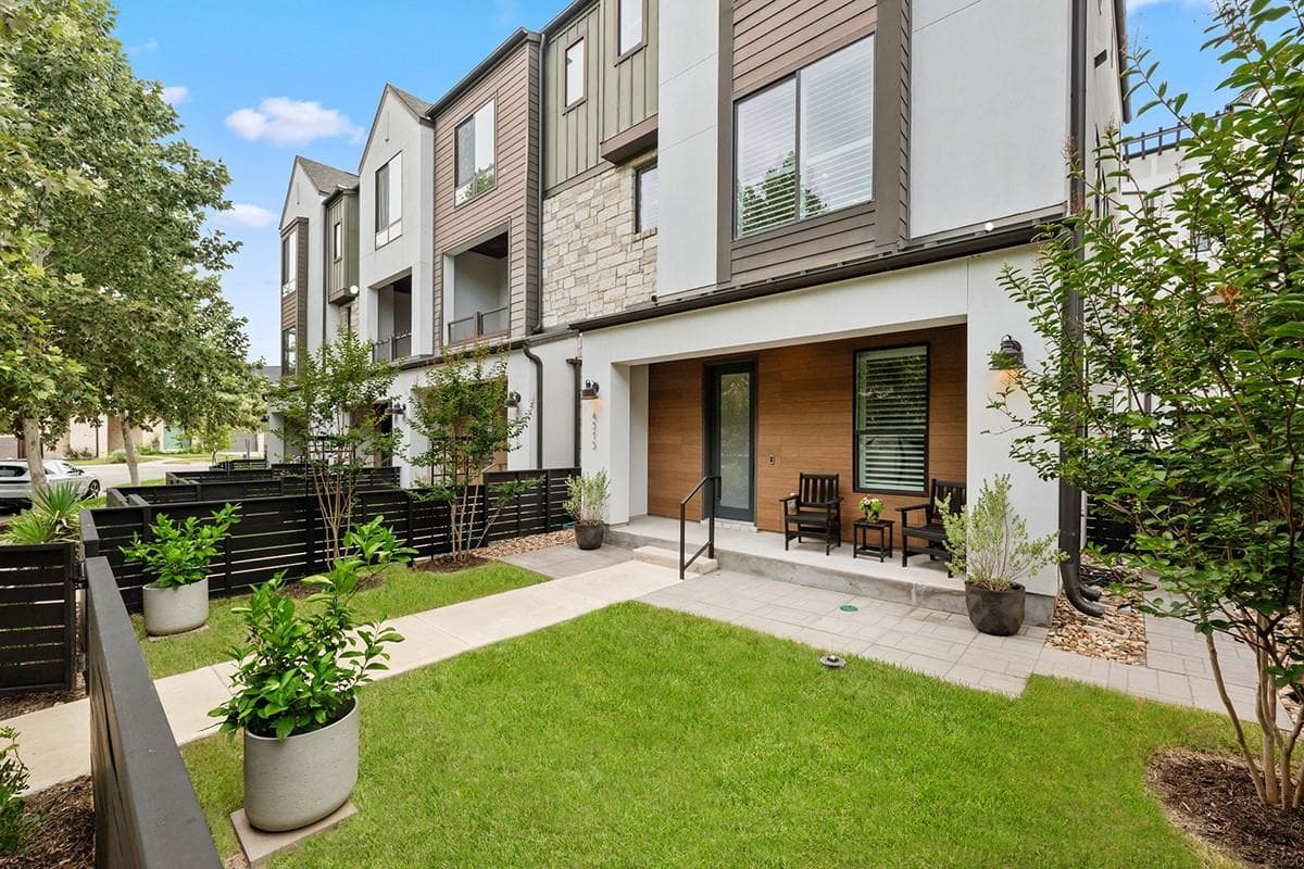 4515  Unity Cir