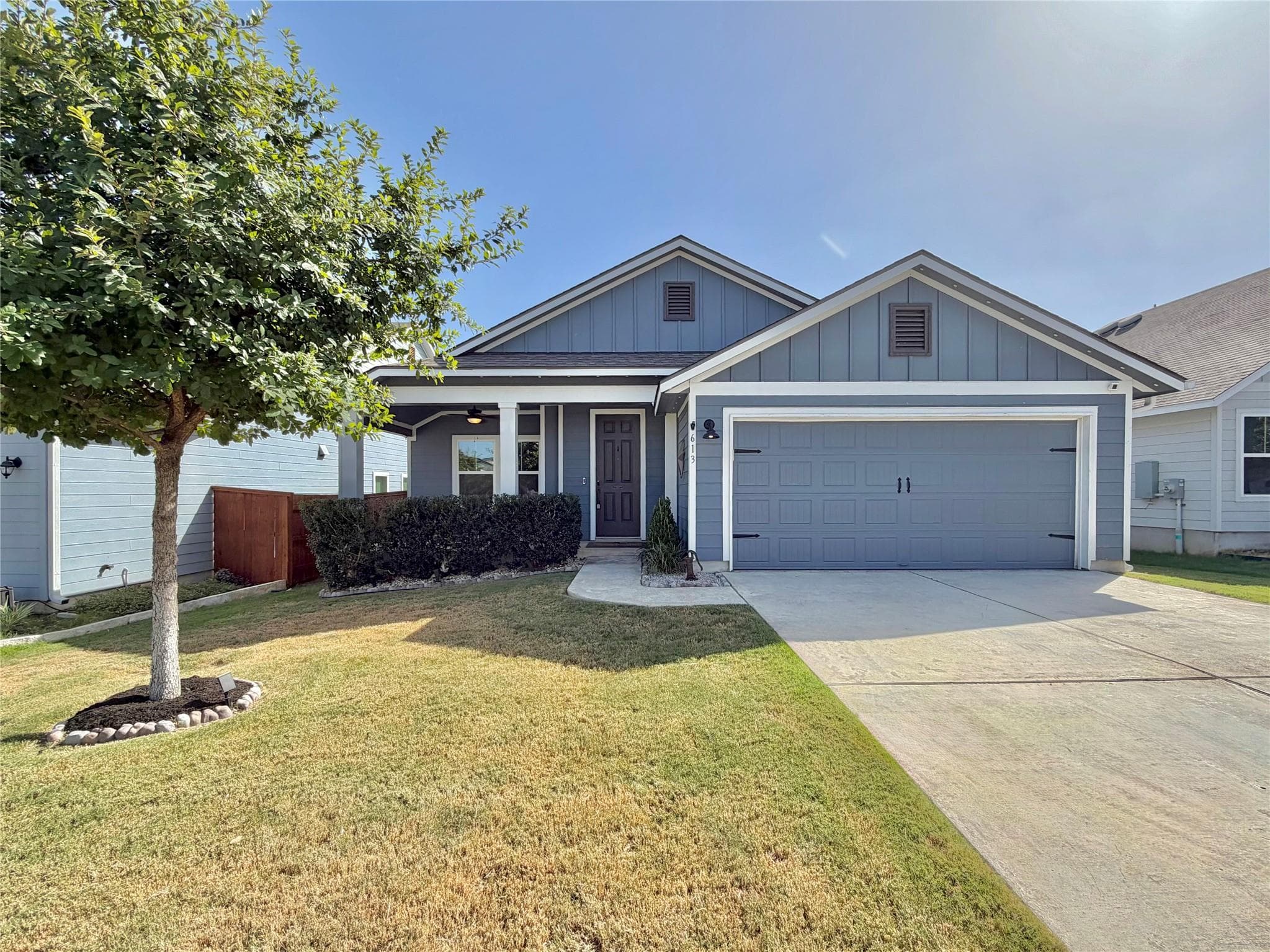 613 Goldenwave Way