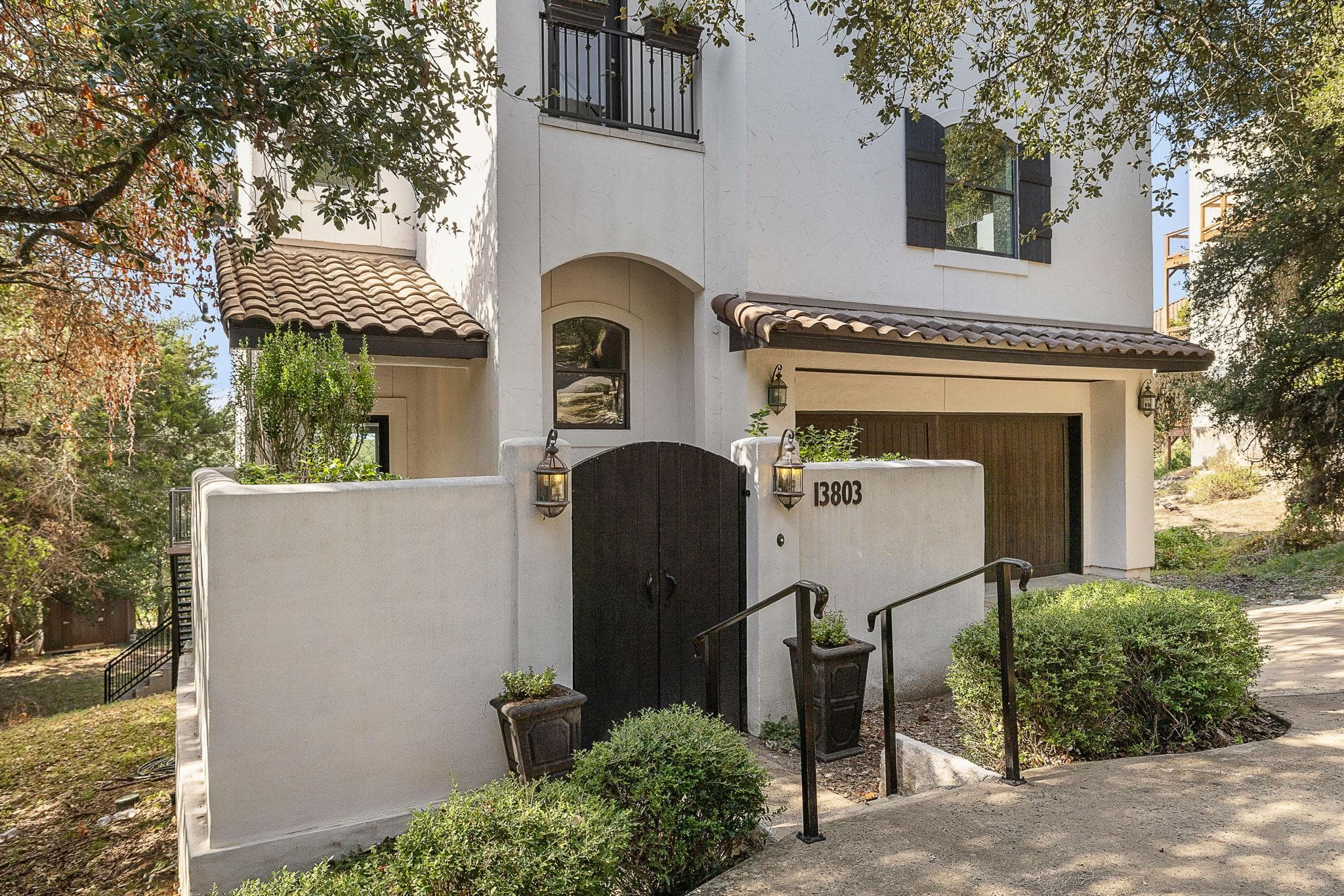 13803  Lakeview Dr