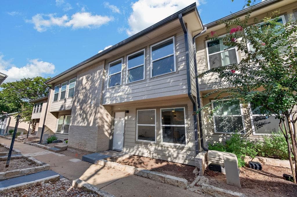 2124  Burton Dr  #133