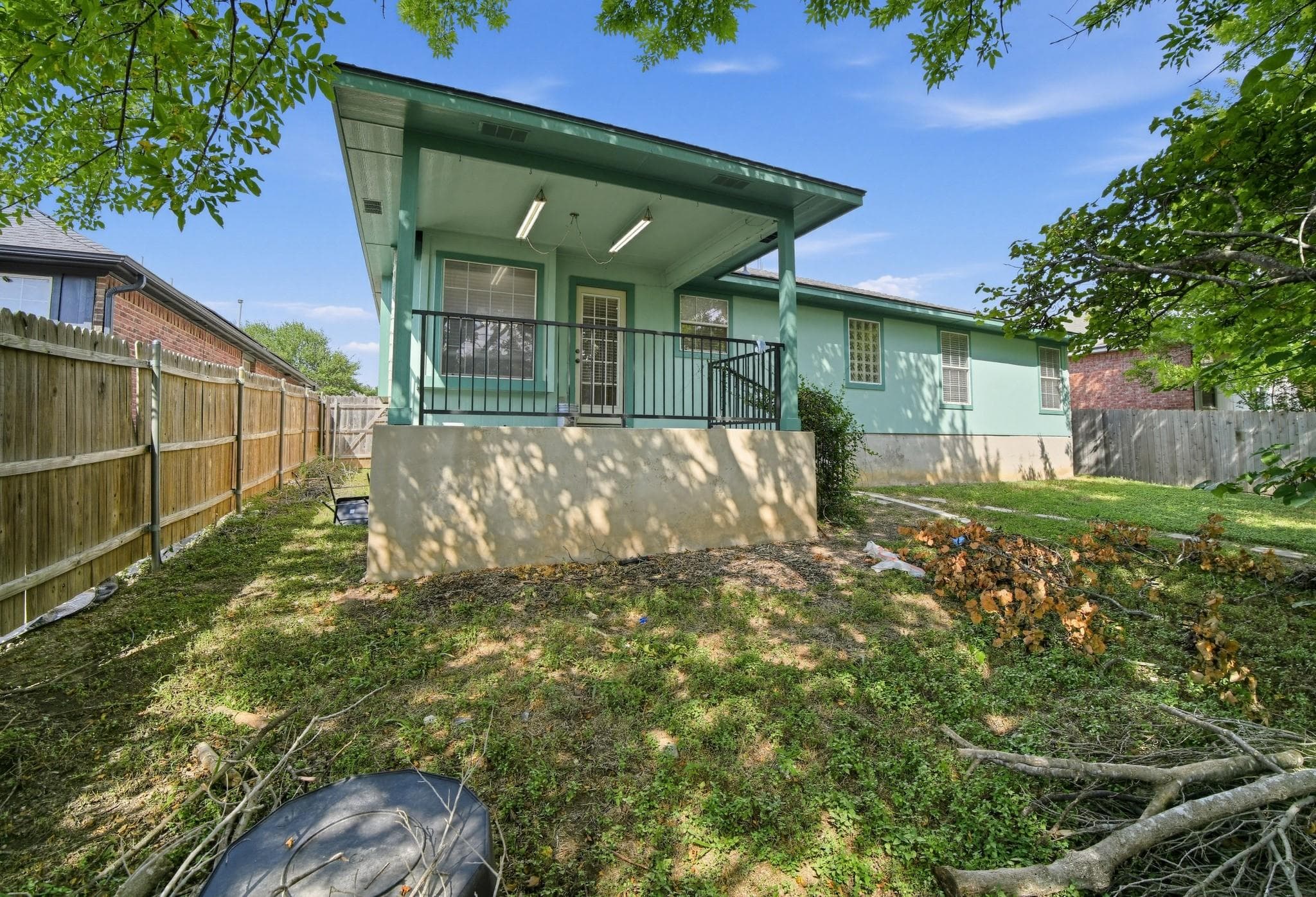 1417  Sweet Leaf Ln