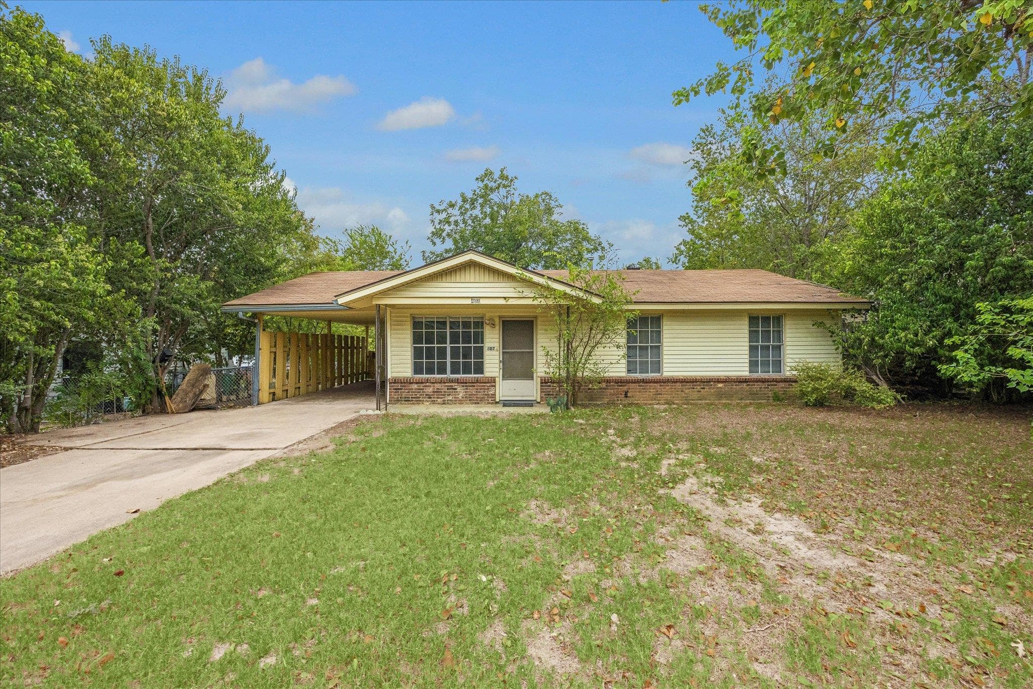 402 Bramble Dr