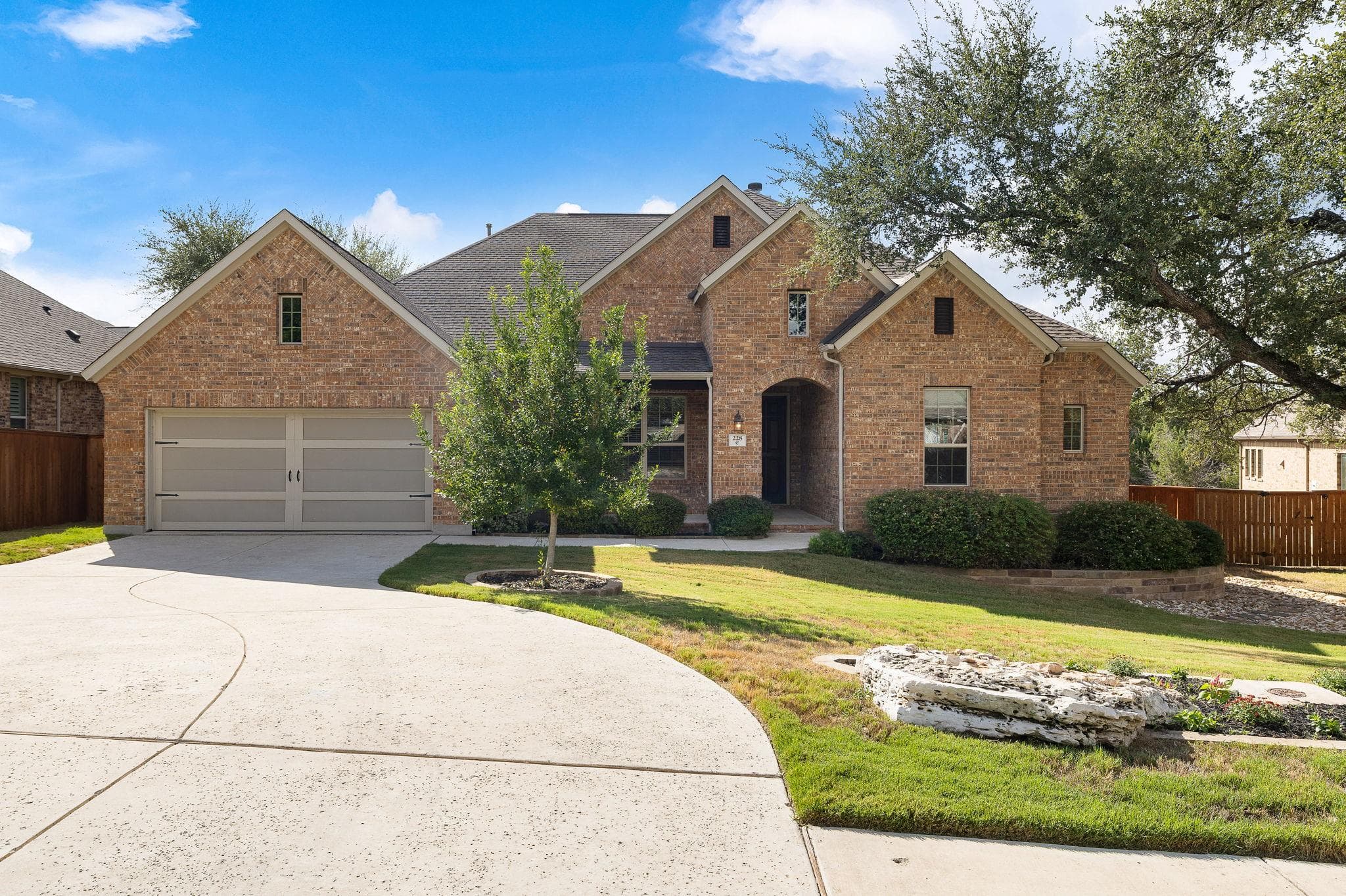 228  Lake Rim Cir
