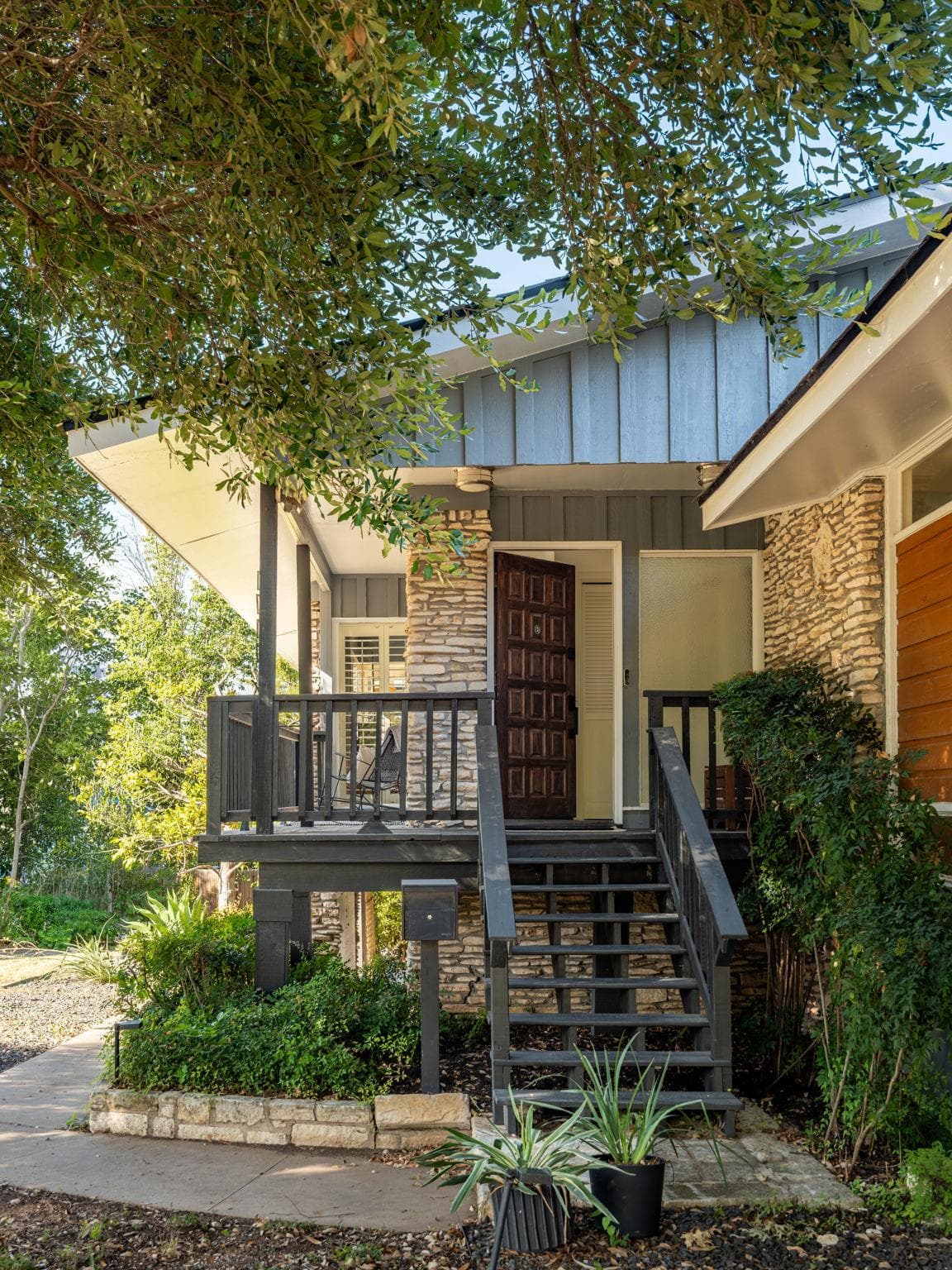 1712  McCoy Pl